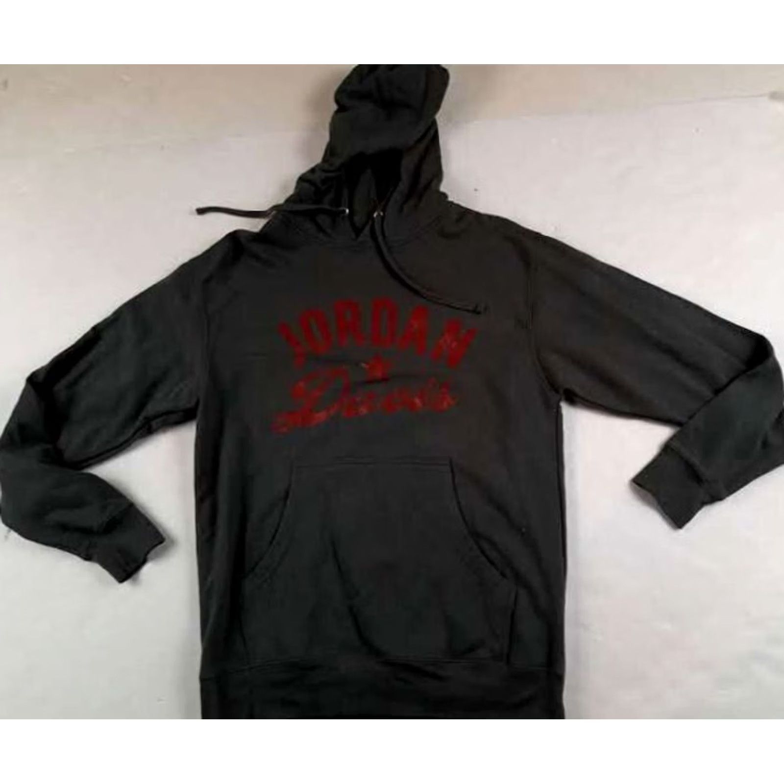 Vintage VINTAGE Jordan Davis Tour Hooded Sweatshirt Men M Gray Drawstring Pullover Music 26in long 22in pit to pit Size US M / EU 48-50 / 2 - 4 Thumbnail