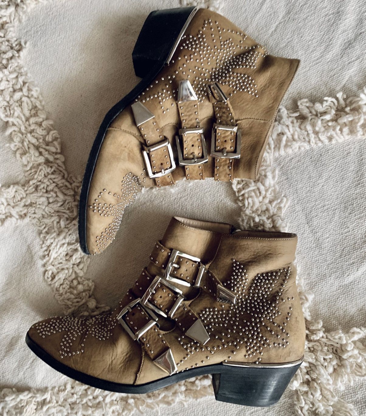 Chloe Chloe Suzanna wester cowboy ankle boot 7 studded beige suede Size US 7 / IT 37 - 1 Thumbnail