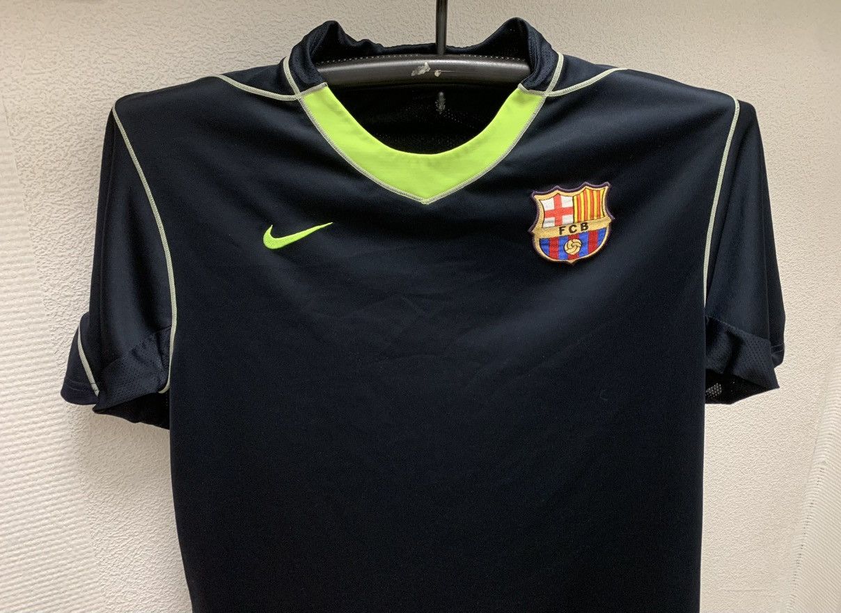 Nike Barcelona Nike training soccer jersey M sz Size US M / EU 48-50 / 2 - 5 Thumbnail