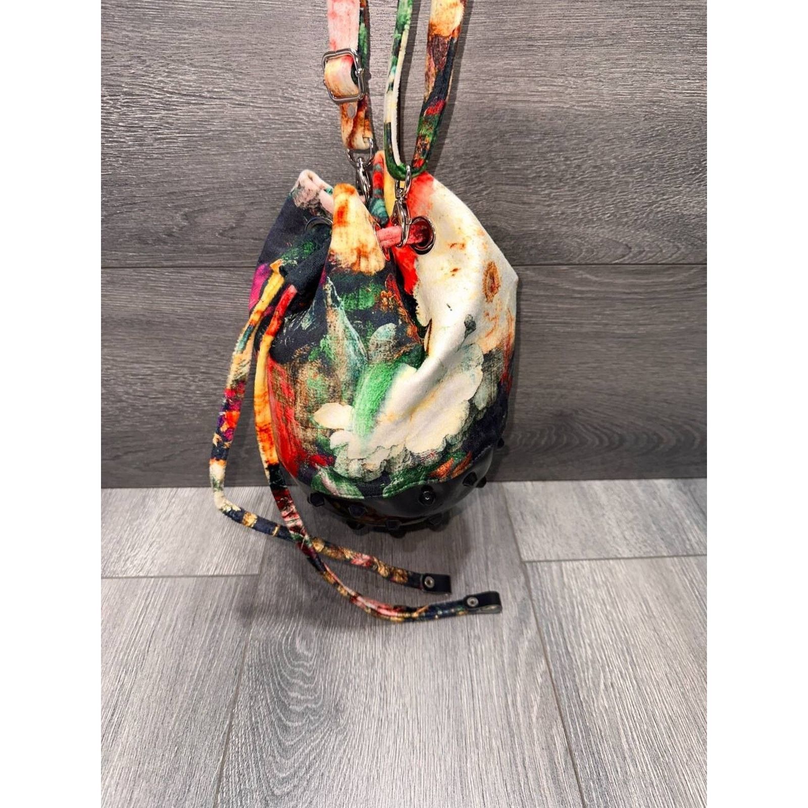 & Other Stories Medusa Bucket Womem Print Crossbody Bag B000492 Size ONE SIZE - 2 Thumbnail