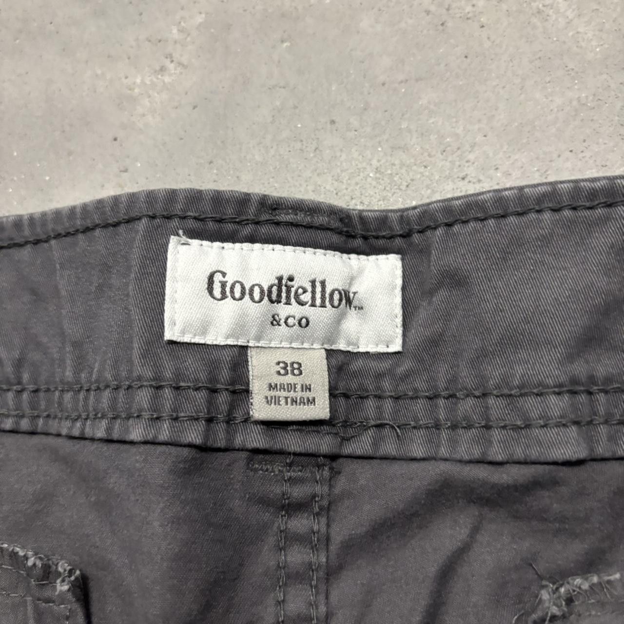 Japanese Brand × Vintage Crazy Vintage Y2K/2000s Baggy Grey Skater Style Cargo Shorts! Size US 38 / EU 54 - 6 Thumbnail