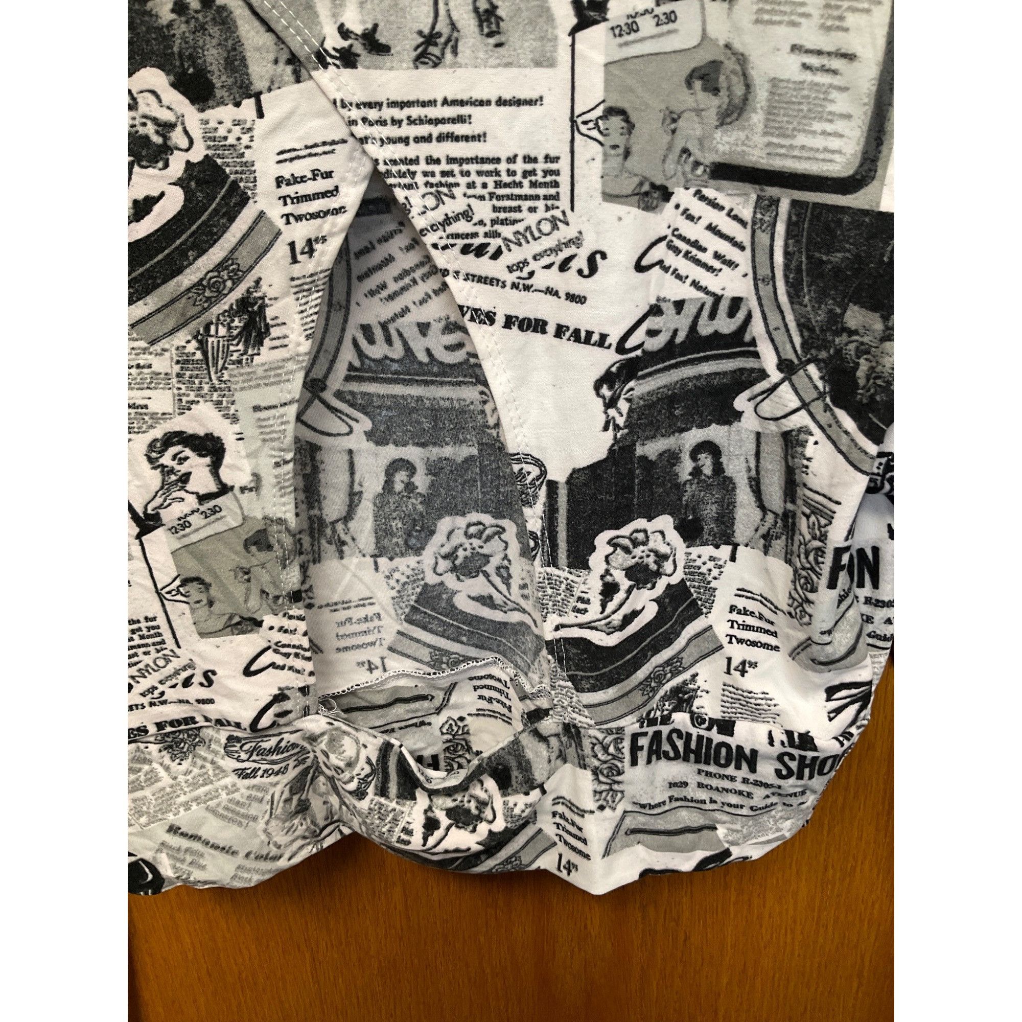 Other No Comment NY.LA Large Womens Long Sleeve Newspaper Print Cr Size L / US 10 / IT 46 - 8 Thumbnail