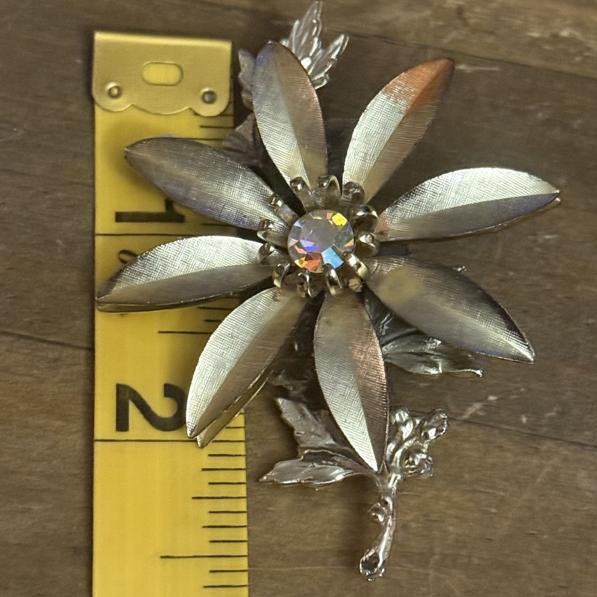 Vintage Vintage gold aurora borealis crystal center flower brooch Size ONE SIZE - 6 Thumbnail