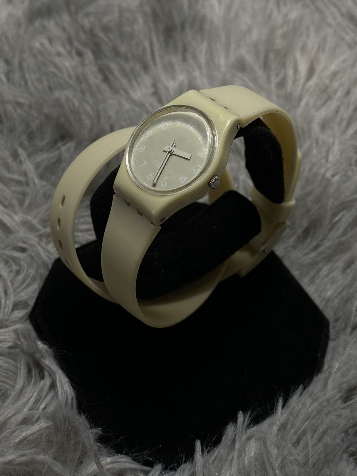 Swatch Swatch Creamy Beige Quartz Watch Swiss Made Size ONE SIZE - 3 Thumbnail