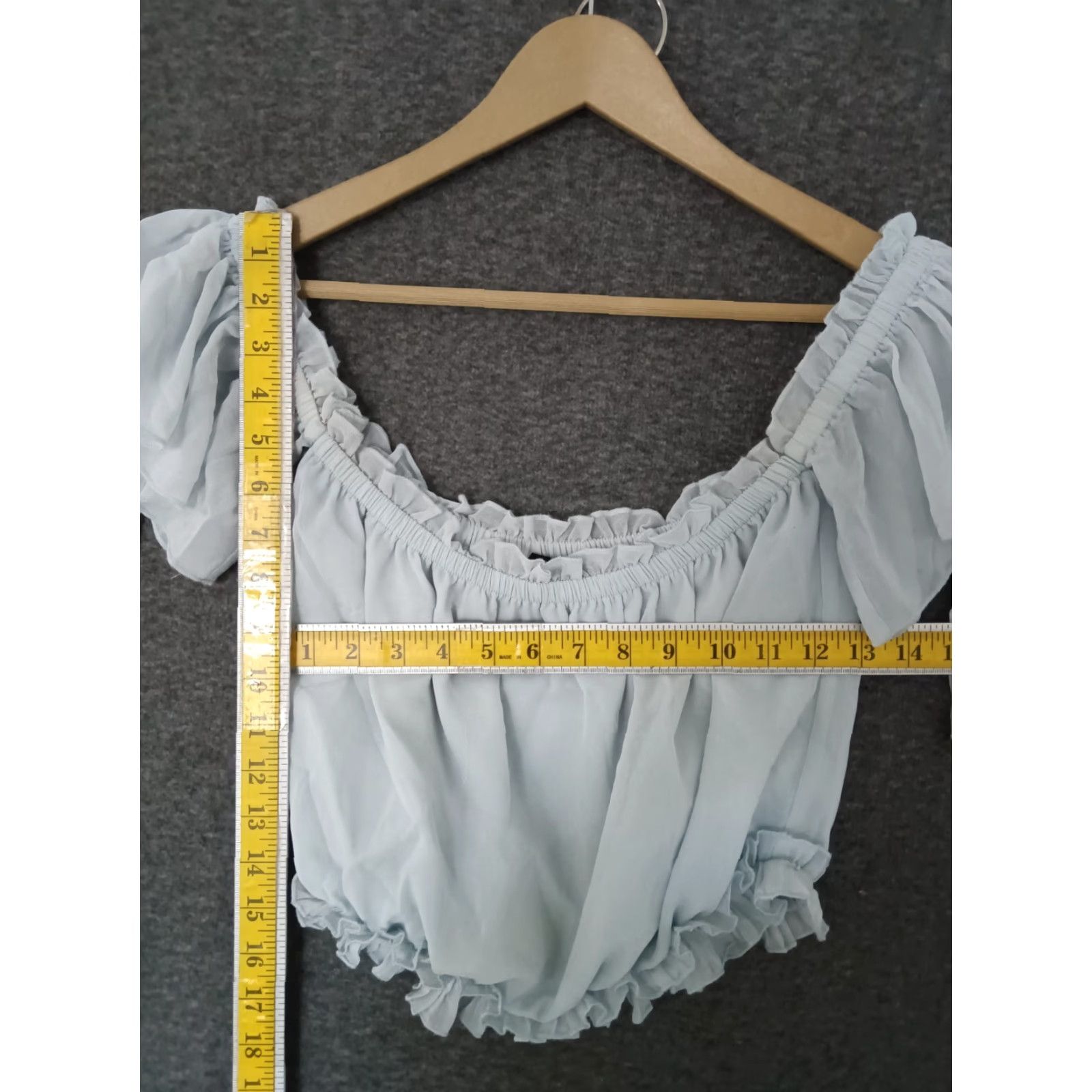 Forever 21 Forever 21 Ruffle Crop Top Women's Gray M Cropped Shirt Off Shoulder Vintage Casual Cotton Blend Black? Size M / US 6-8 / IT 42-44 - 4 Thumbnail