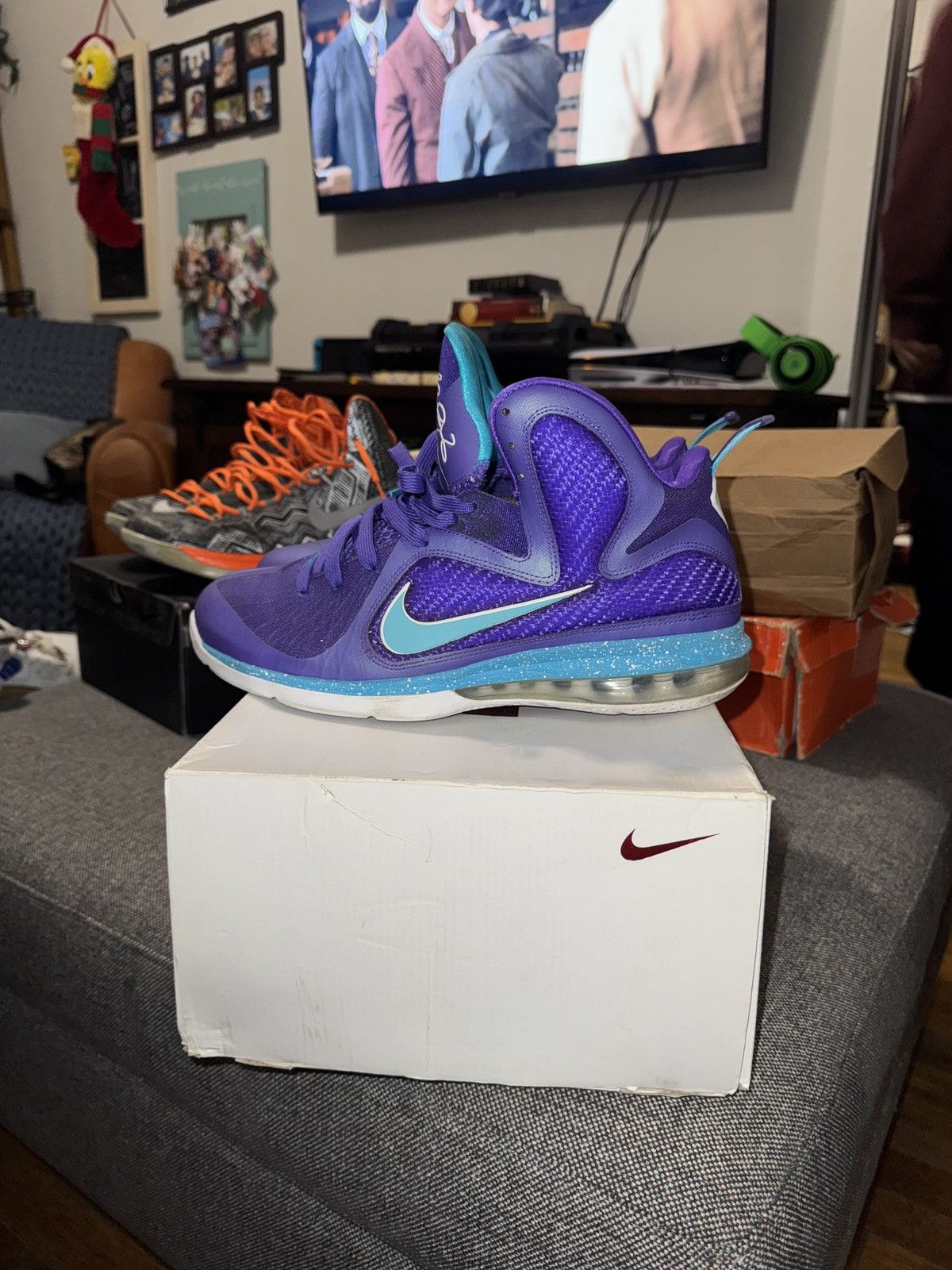 Nike Nike LeBron 9 Summit Lake Hornets Size US 11.5 / EU 44-45 - 2 Thumbnail