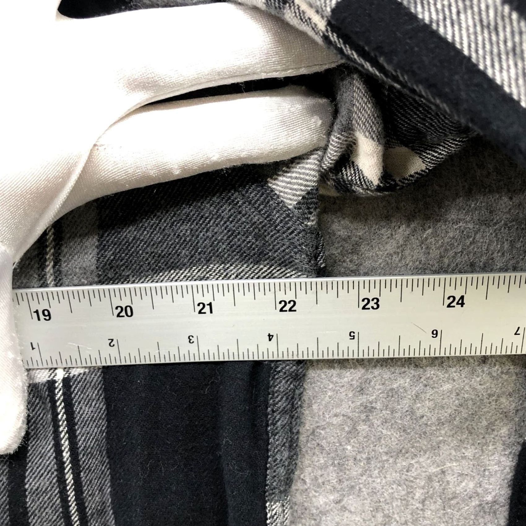 Old Navy Old Navy Shirt Mens L Plaid Cotton Flannel Button-Up Casual Workwear Gray Black Size US L / EU 52-54 / 3 - 6 Thumbnail