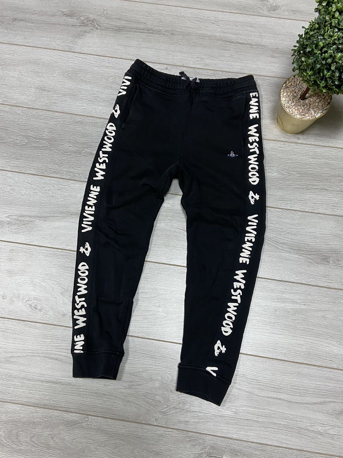 Vivienne Westwood Vivienne Westwood orb monogram sweatpants Size US 30 / EU 46 - 1 Thumbnail