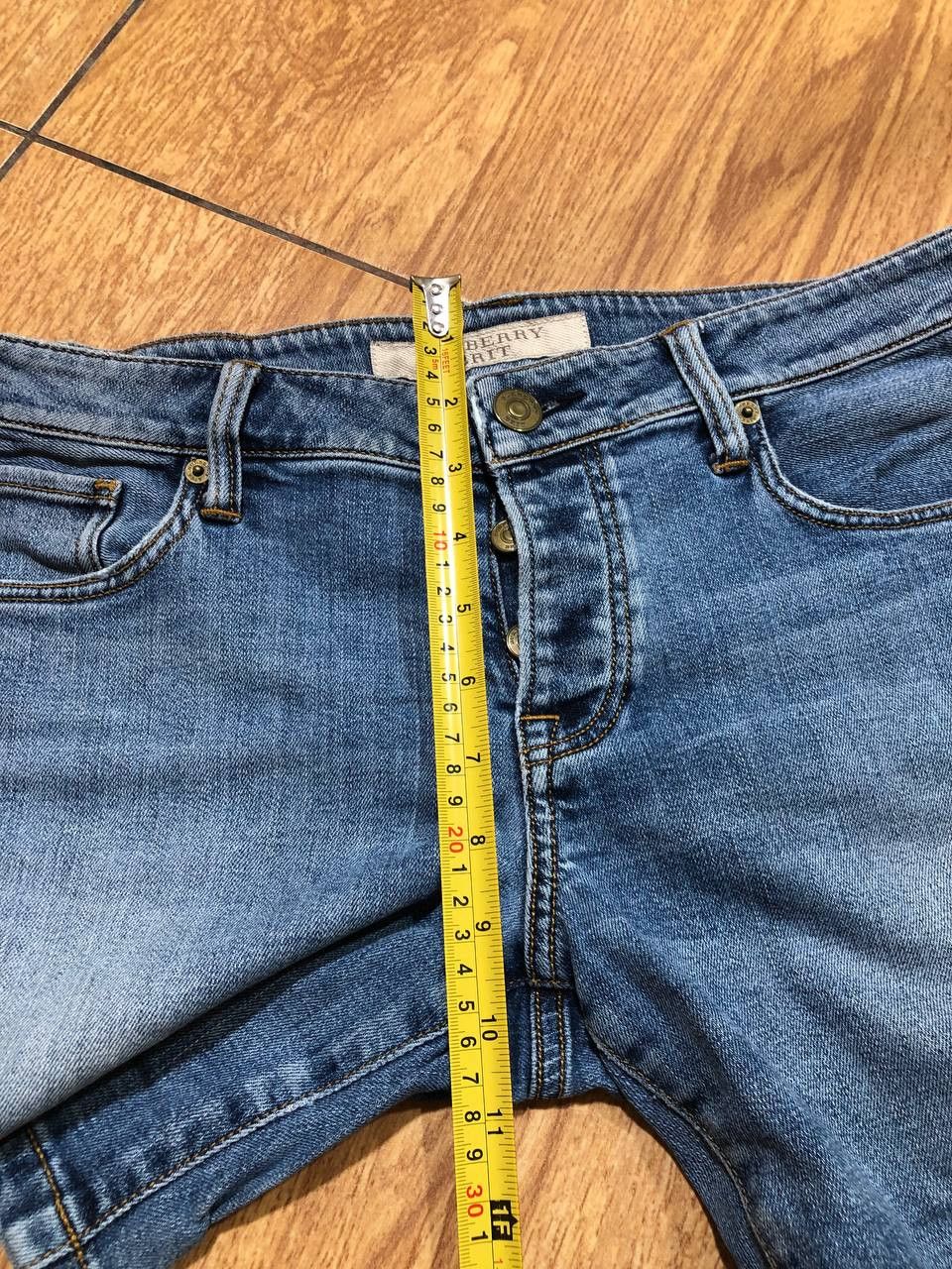 Burberry Burberry Woman's Low Rise Wash Denim Shorts Size 30" / US 8 / IT 44 - 17 Thumbnail