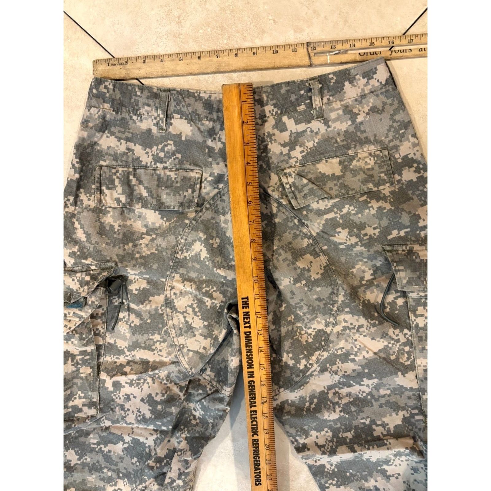Vintage USAF Desert Camo Pants Mens 32 Regular Beige Cargo 90s Army Outdoor Workwear Belt Loops Pockets Cotton Nylon Straight Front Casual Size US 32 / EU 48 - 6 Thumbnail