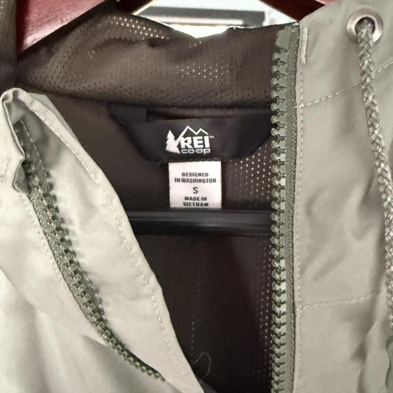 Rei REILightweight Rain Jacket (water resistant) Small... Size US S / EU 44-46 / 1 - 3 Thumbnail