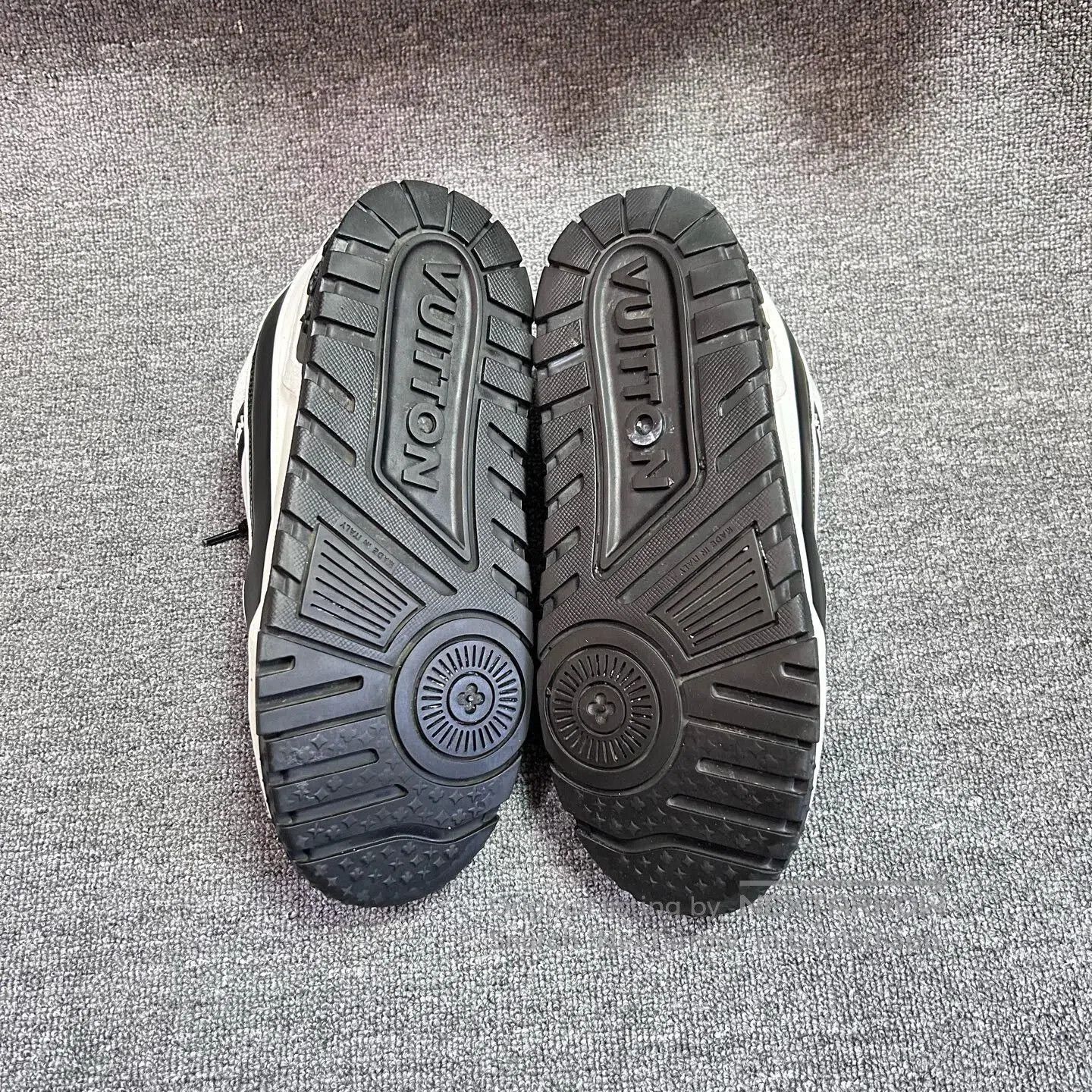 Louis Vuitton louis vuitton lv trainer maxi black white. Size US 9 / EU 42 - 6 Thumbnail