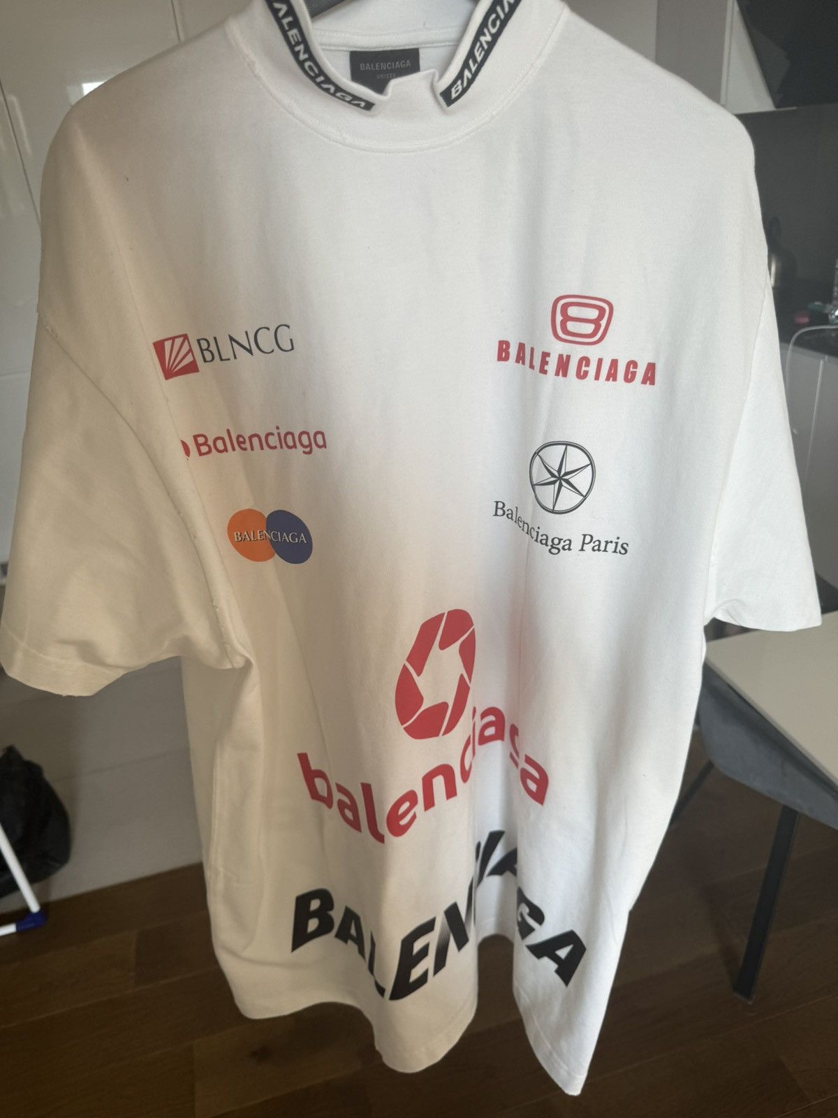直営店☆BALENCIAGA☆ TOP LEAGUE オーバーサイズ Tシャツ/WHITE 直営店☆BALENCIAGA☆ TOP LEAGUE オーバーサイズ Tシャツ/WHITE