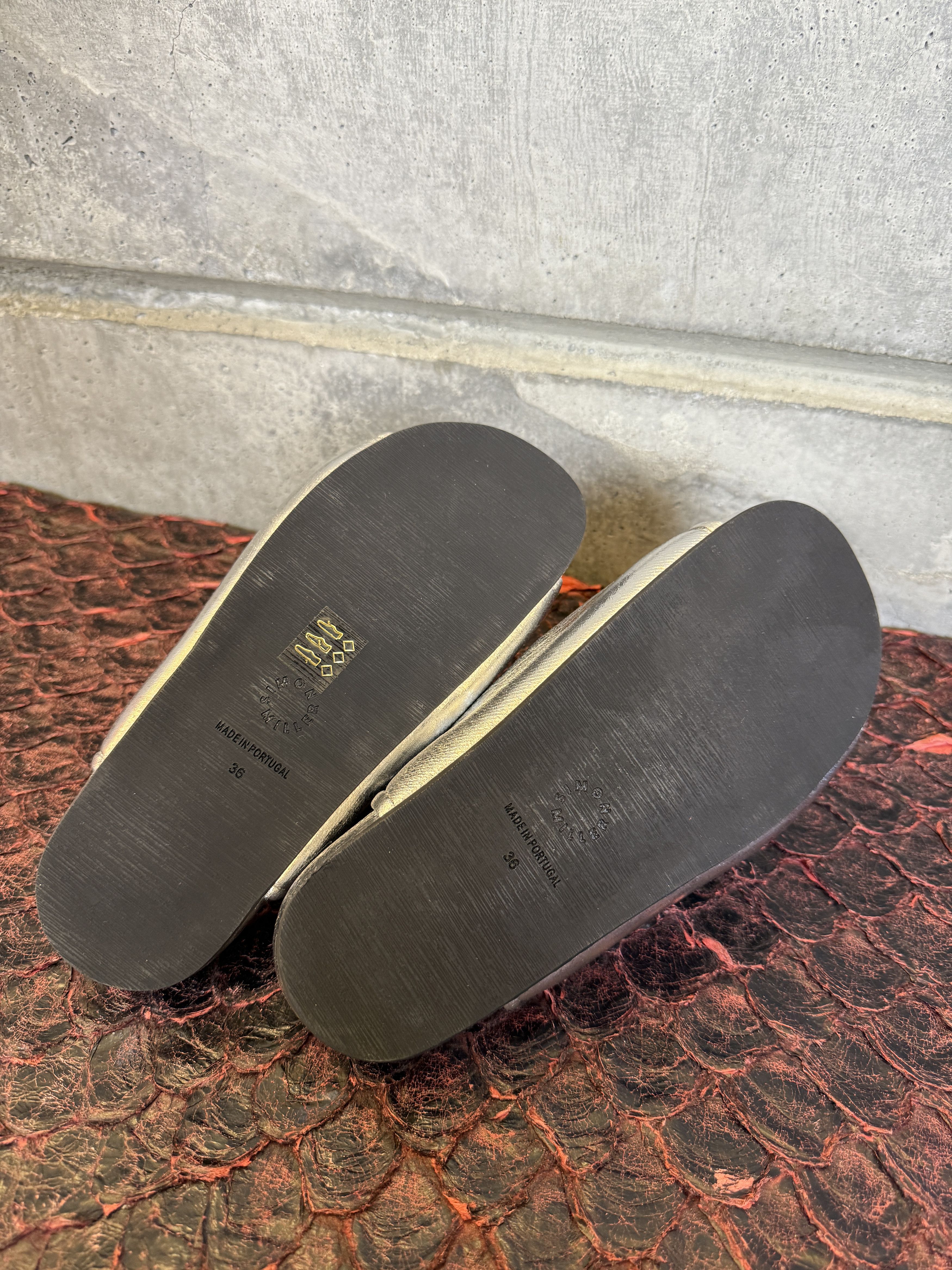 Simon Miller Simon Miller Cro Metallic Dual-Grip Slide Sandals Size US 6 / IT 36 - 12 Thumbnail