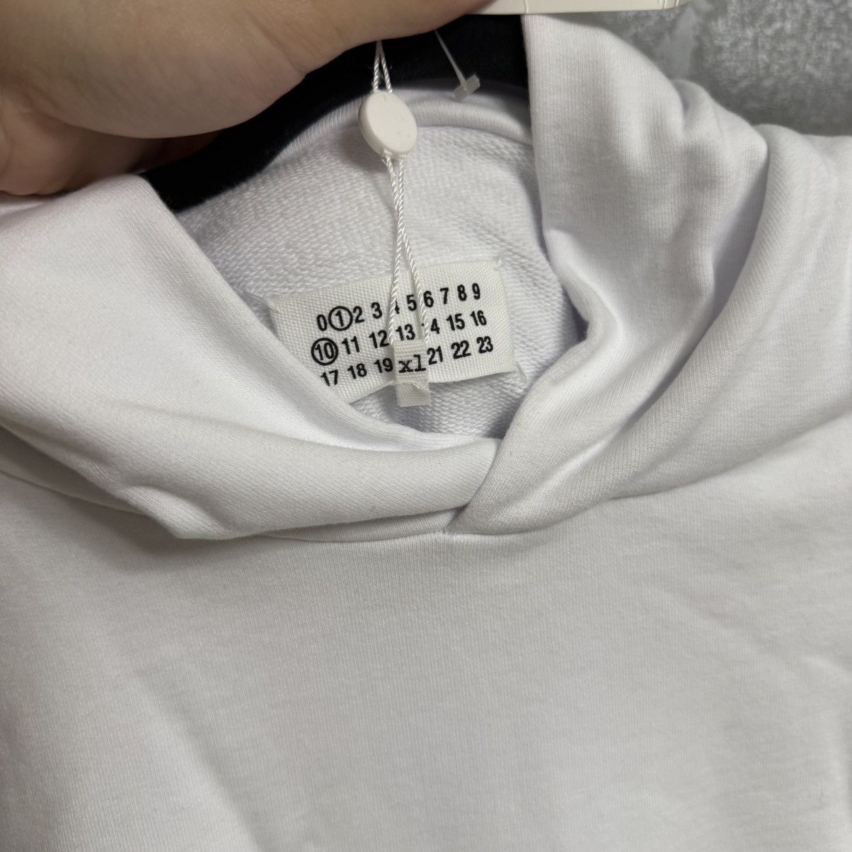 Maison Margiela Maison Margiela White Hoodie Size US XL / EU 56 / 4 - 5 Thumbnail