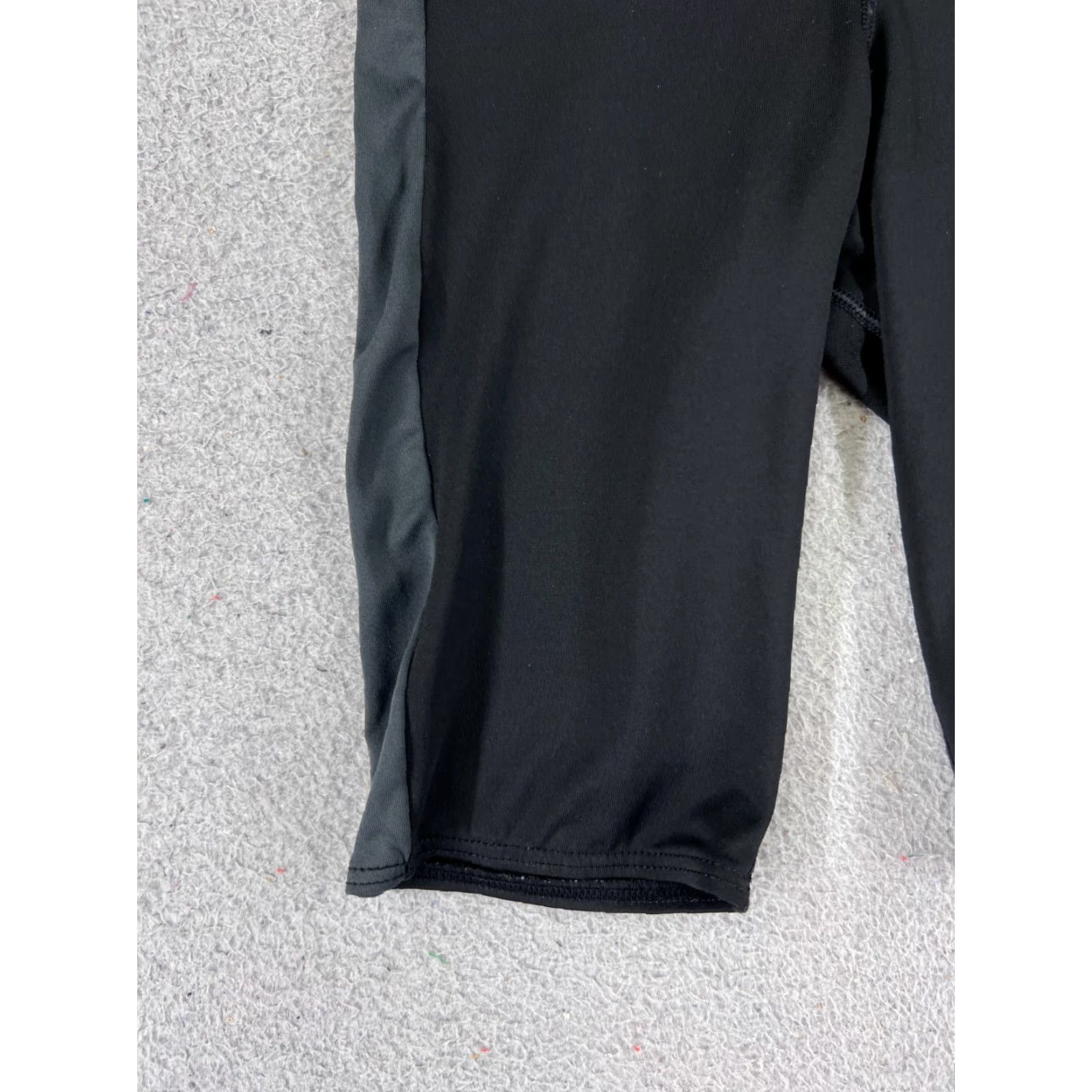 Vintage TYR Compression Shorts Men 29 Black Polyester Spandex Athletic Sports Slim Fit Waist 29 Inseam 9 in Size US 29 - 3 Thumbnail