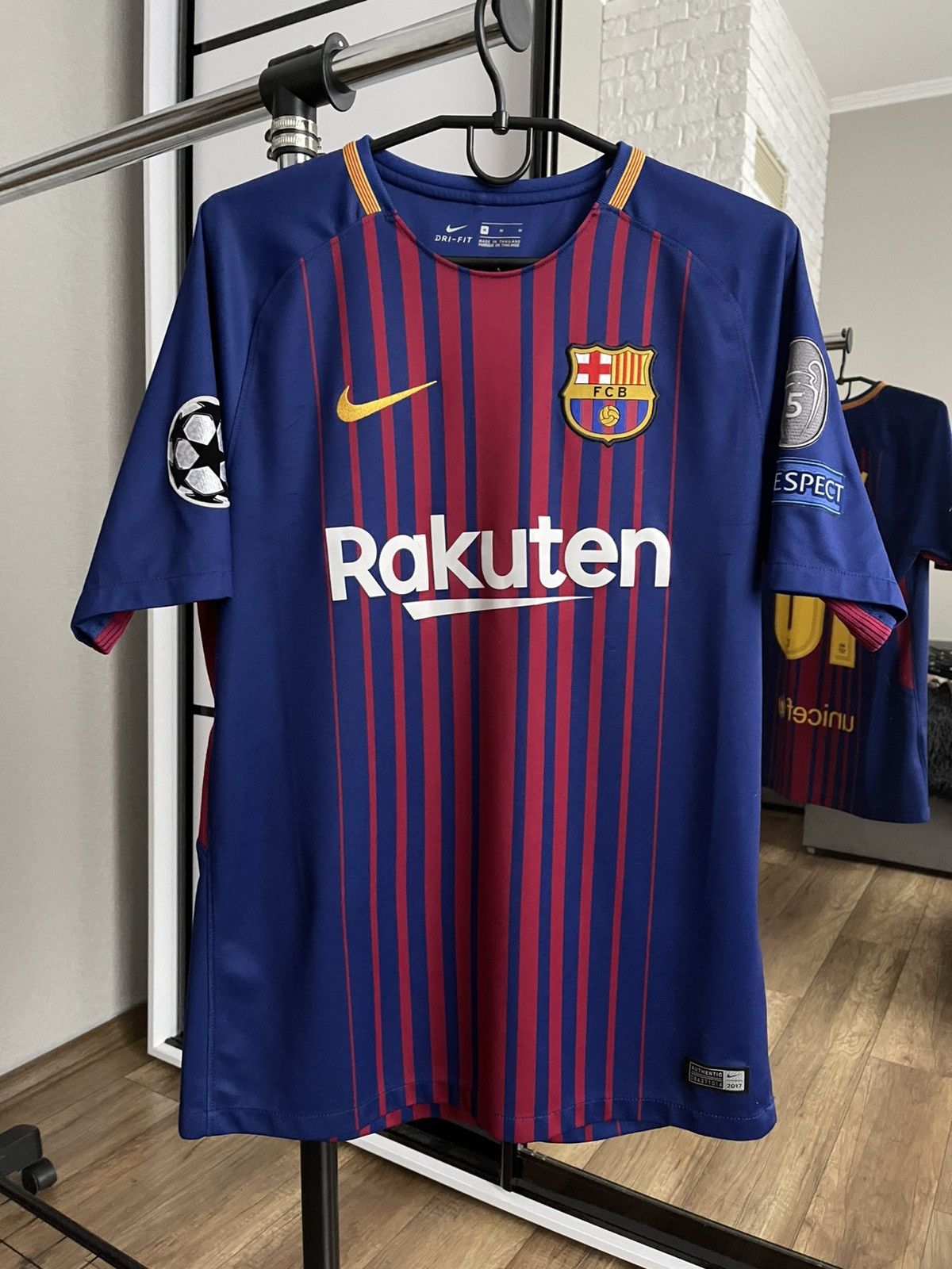 Nike 2017/2018 Nike FC Barcelona Messi Soccer Jersey T-Shirt Size US M / EU 48-50 / 2 - 7 Thumbnail