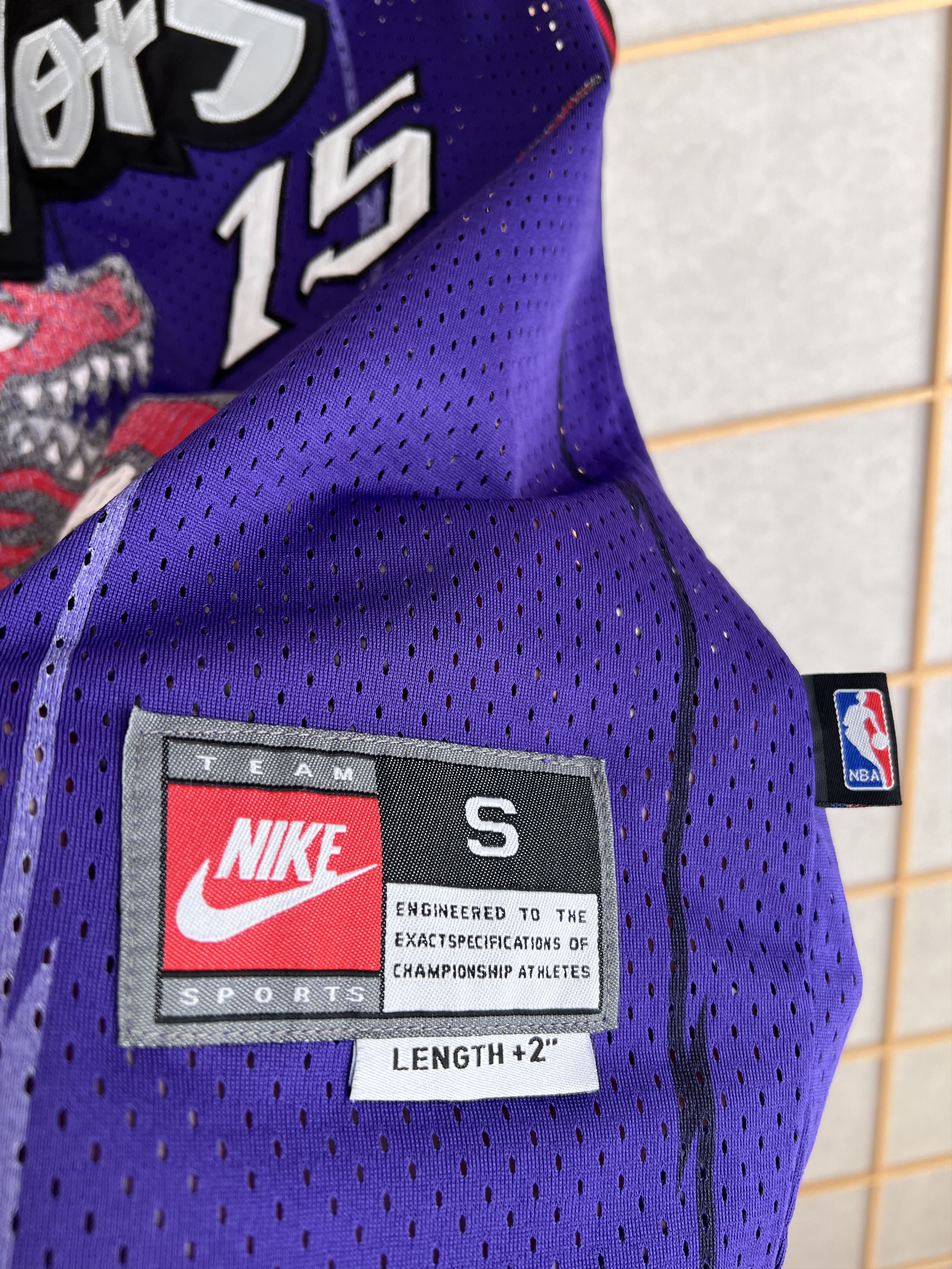 Nike Rare! Nike Raptors Toronto #15 Carter 1990s jersey NBA mesh Size US S / EU 44-46 / 1 - 7 Thumbnail
