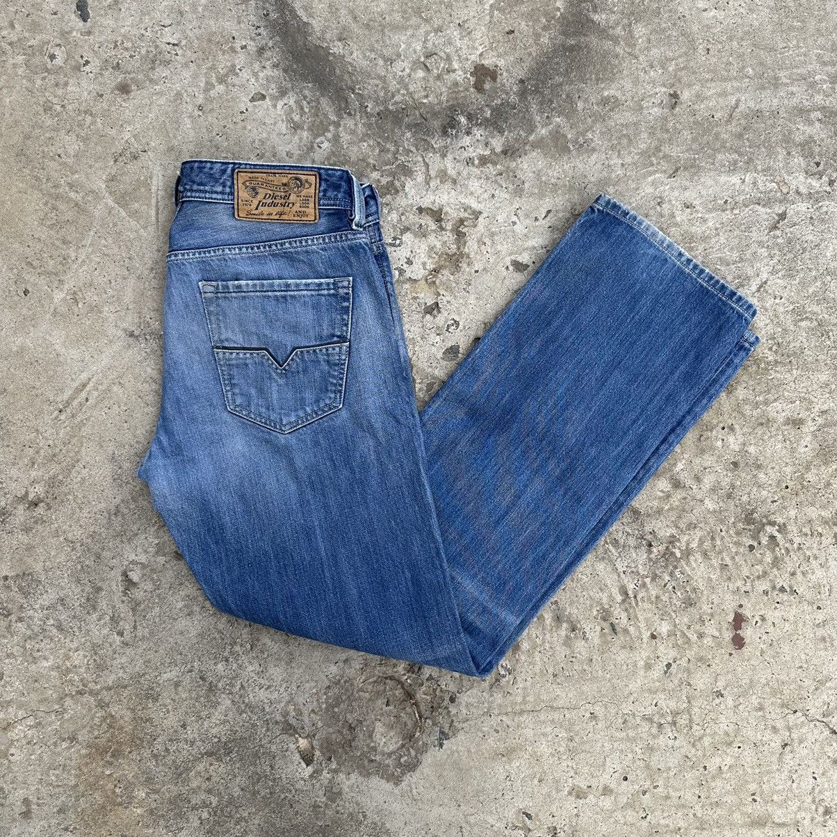 Diesel Vintage Diesel Jeans W31xL30 Style USA Y2K 00s Size US 31 - 1 Thumbnail