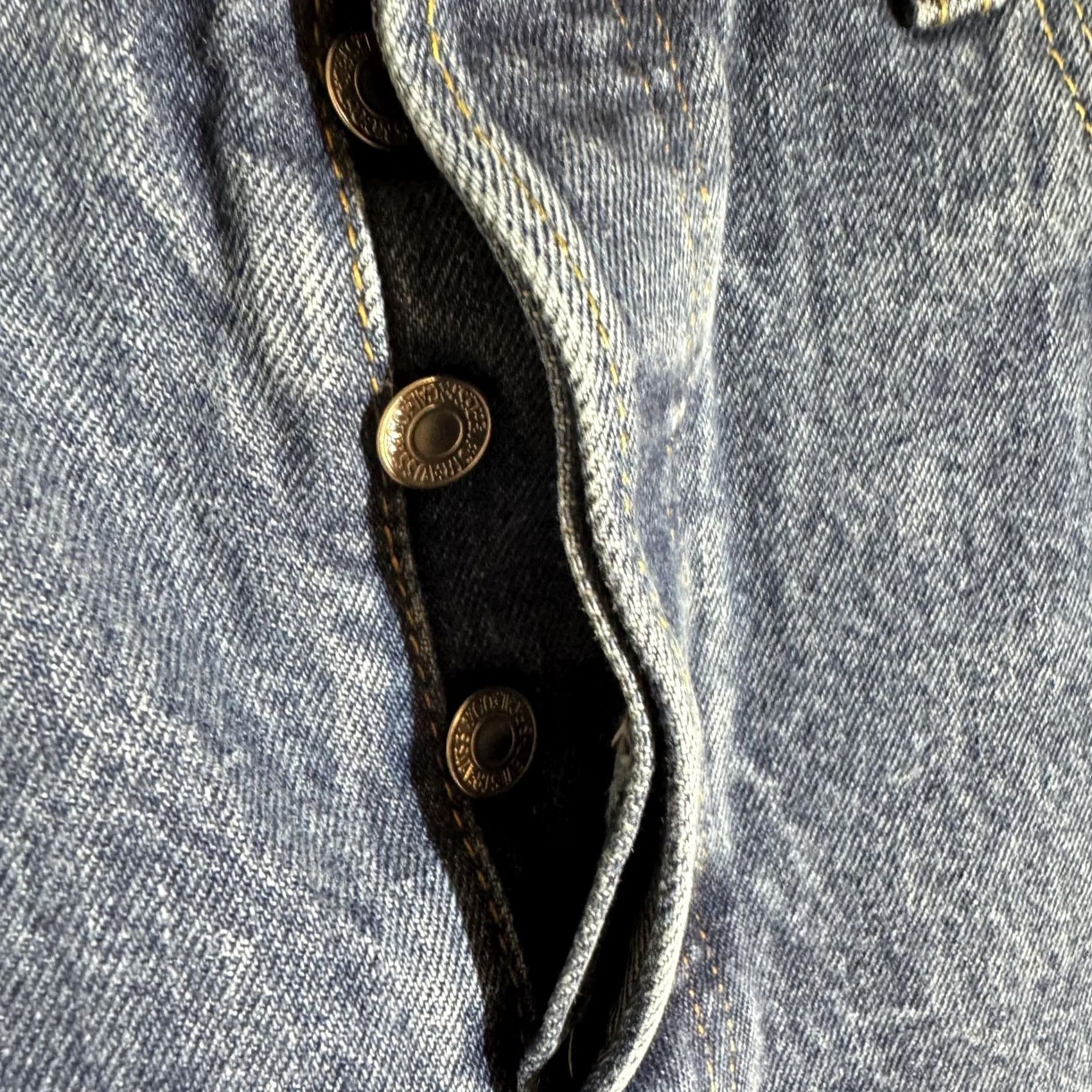 Levi's VINTAGE Levi's 501 Jeans Mens 33x30 Blue Button Fly Original Fit Denim Jeans MENS Regular Casual Pants Blue Size US 33 - 3 Thumbnail