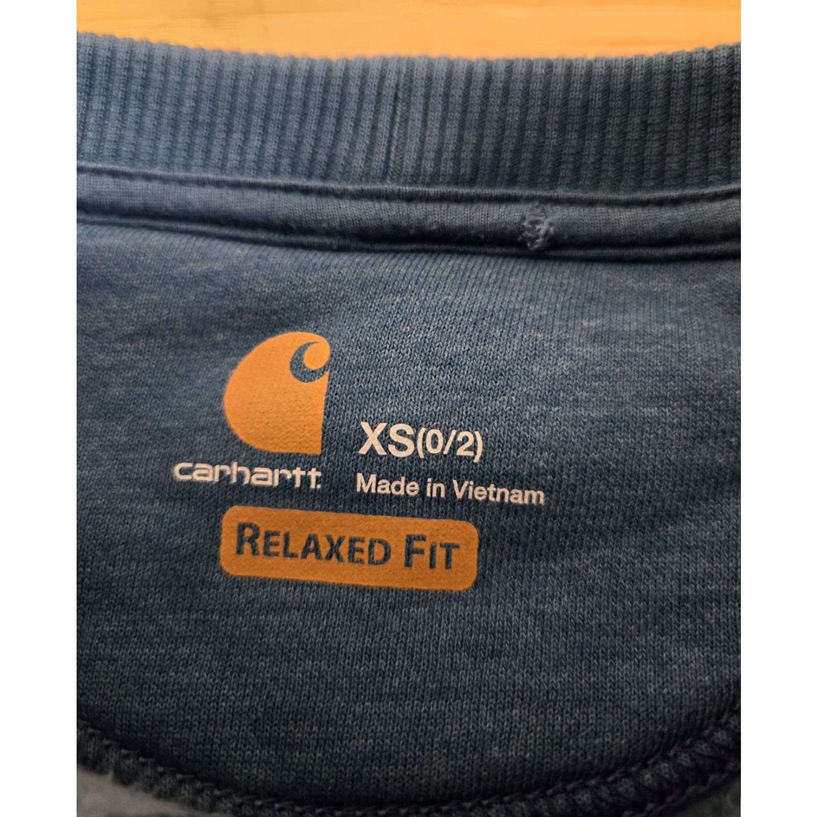 Carhartt VINTAGE Carhartt Sweatshirt Womens XS Blue Crewneck Relaxed Fit Raglan Patch Sleeve Logo Patch Size XS / US 0-2 / IT 36-38 - 4 Thumbnail