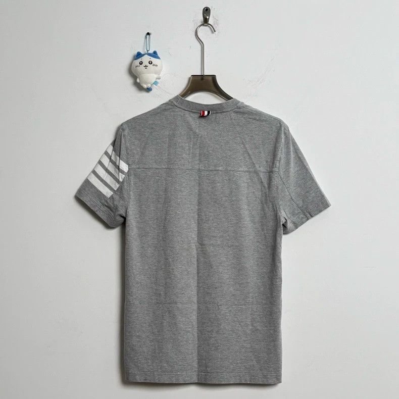 Thom Browne Thom Browne size3 Gray four stripe short sleeves Size US L / EU 52-54 / 3 - 3 Thumbnail