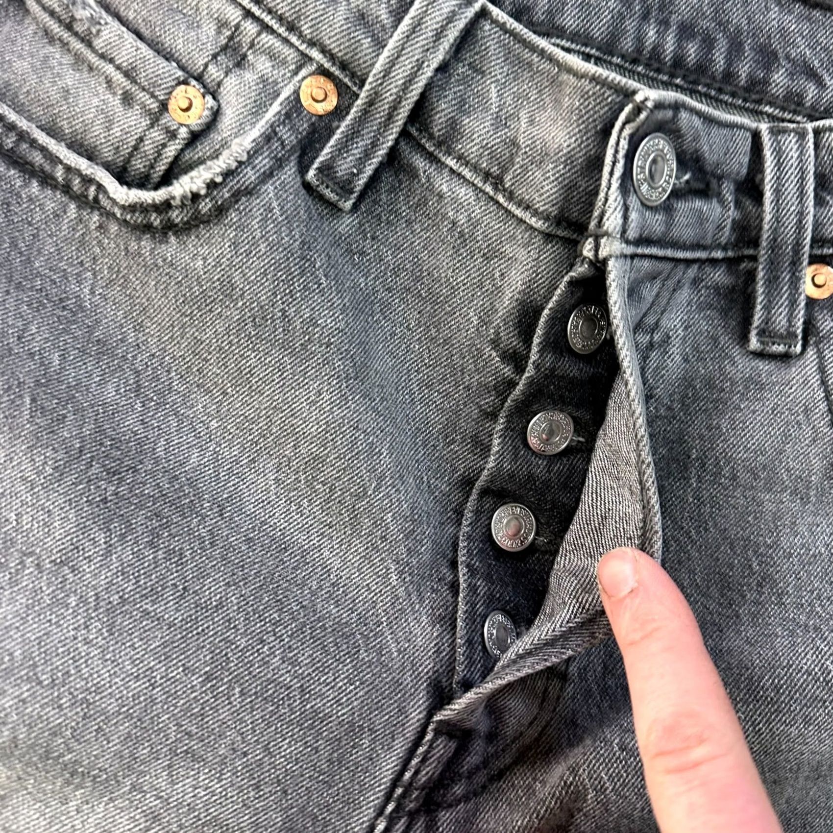 Levi's Levi's 501 Jeans Women's 28x32 Gray Denim Button Fly Regular High Rise Straight 5-Pocket USA Vintage: No Size 28" / US 6 / IT 42 - 3 Thumbnail