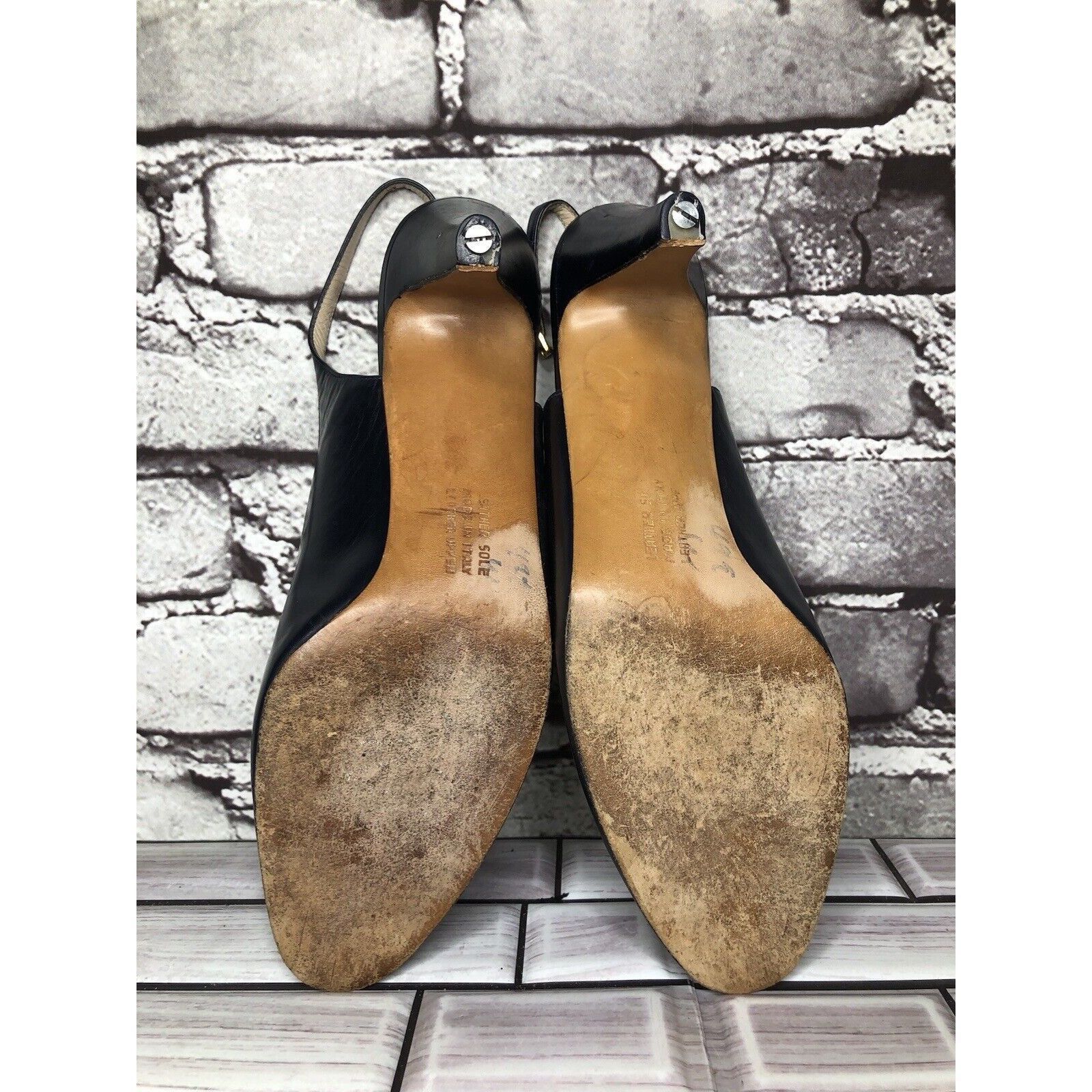 Salvatore Ferragamo Salvatore Ferragamo Navy Blue Leather Bow Peep Toe Heels Wom Size US 9 / IT 39 - 8 Thumbnail