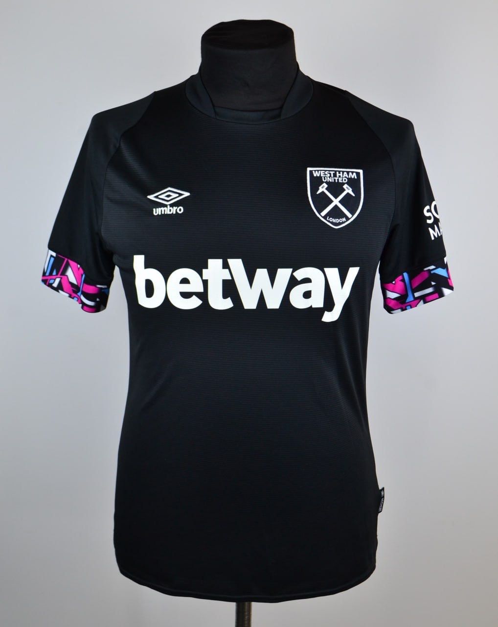 Umbro UMBRO WEST HAM UNITED T-shirt set Shorts SOCCER Size M Size US M / EU 48-50 / 2 - 1 Thumbnail