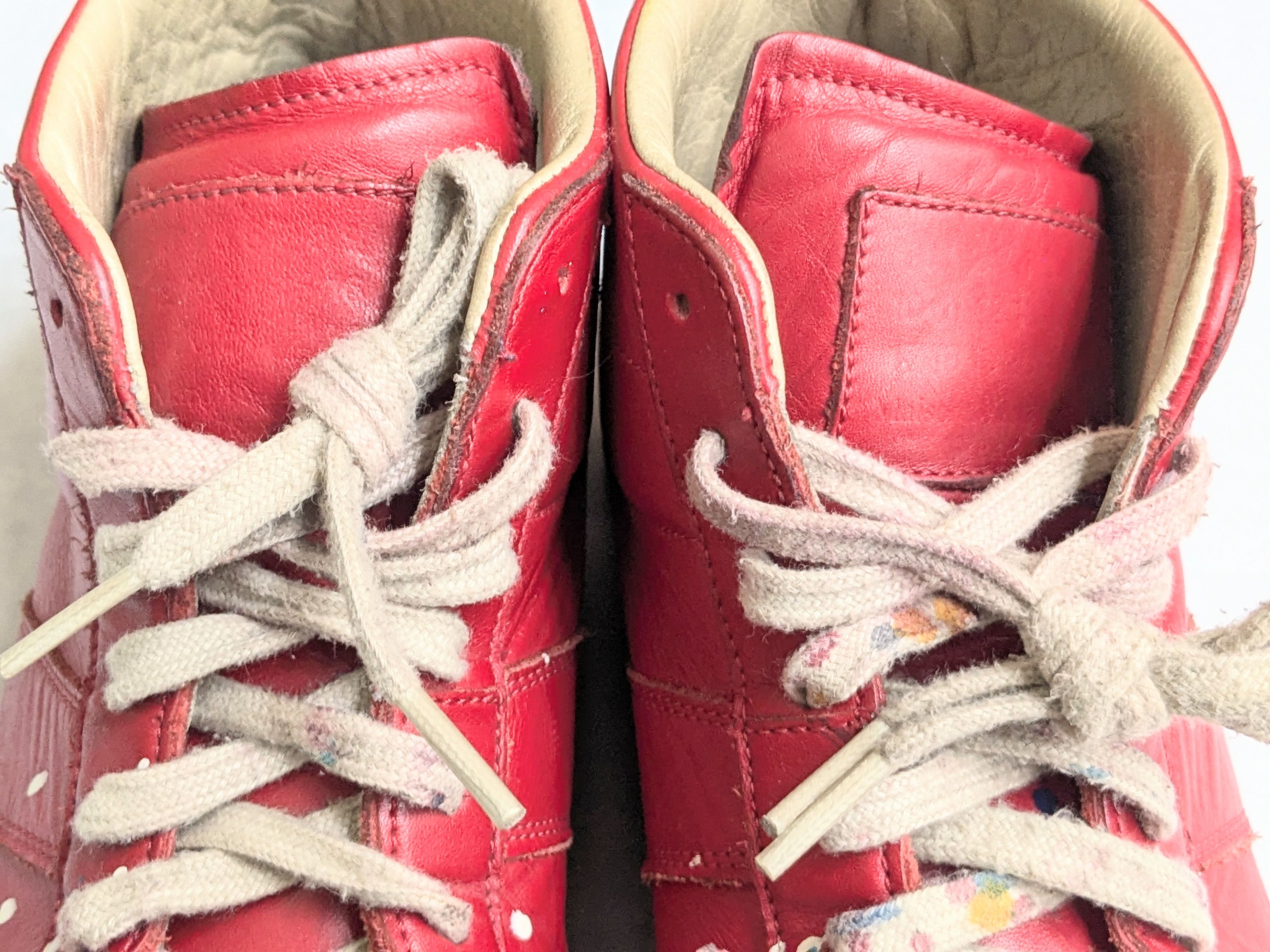 Maison Margiela Maison Margiela Replica GAT Red Paint Splatter 9 42 Size US 9 / EU 42 - 2 Thumbnail