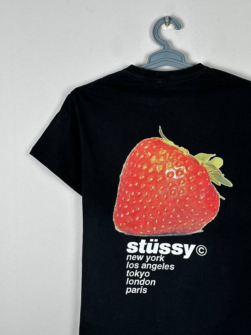 Stussy Vintage Stussy Strawbery Print Big Logo T Shirt Size US M / EU 48-50 / 2 - 9 Thumbnail
