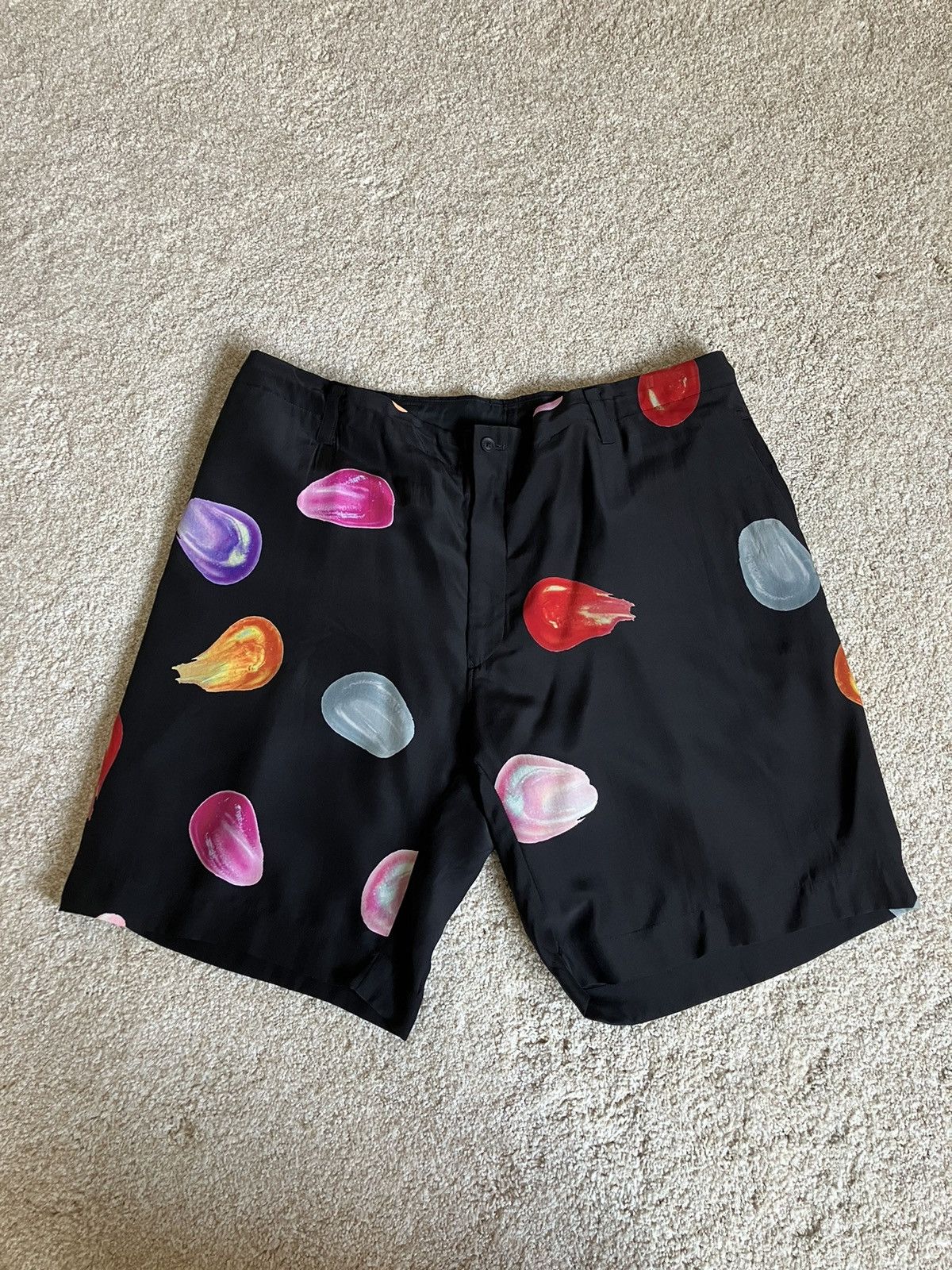 Yohji Yamamoto 21AW Pour Homme Runway Silk Oversized Printed Shorts Size US 30 / EU 46 - 2 Thumbnail