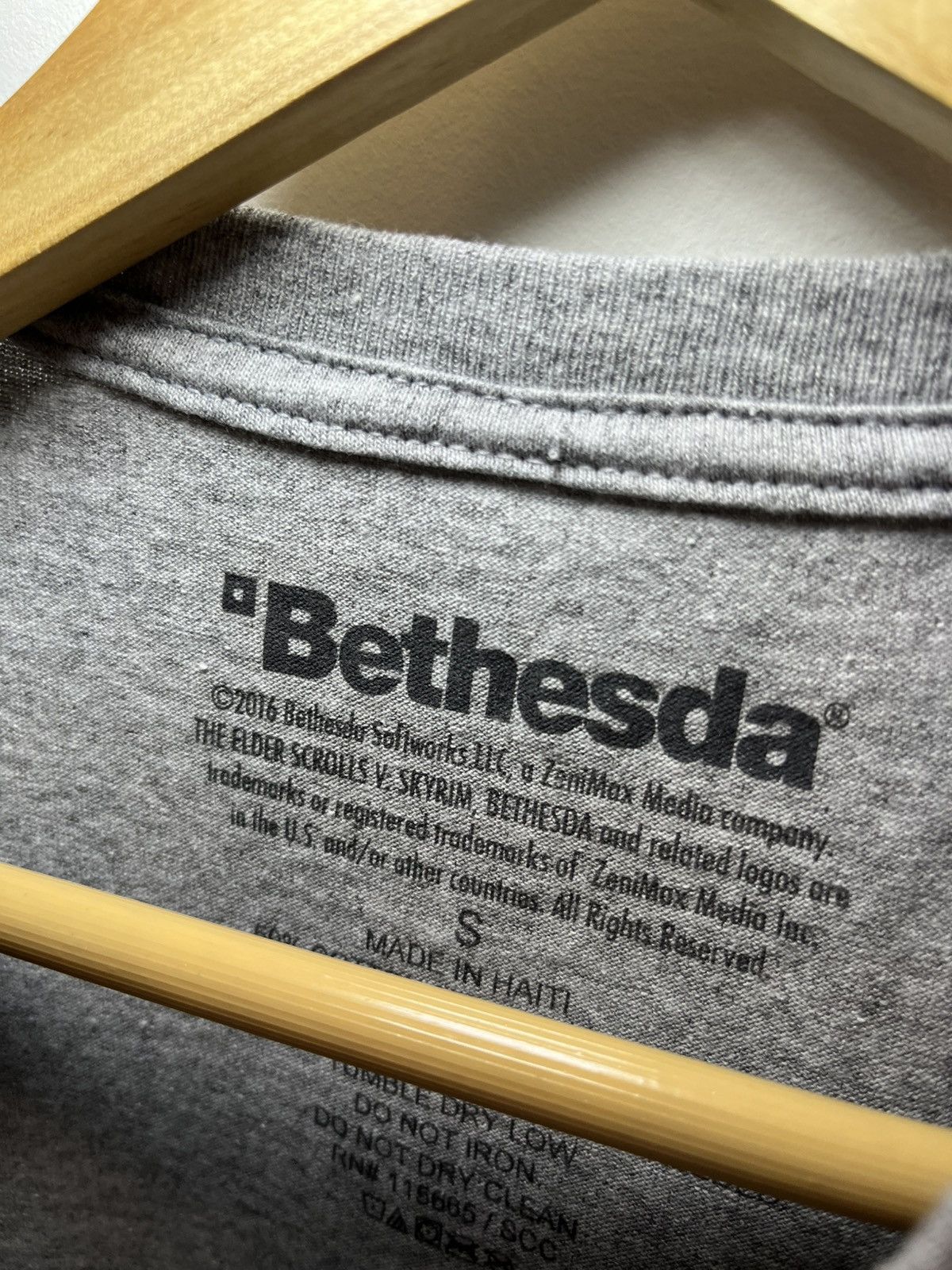 Other 2016 Elder Scrolls Skyrim promo tee - Small Size US S / EU 44-46 / 1 - 5 Thumbnail