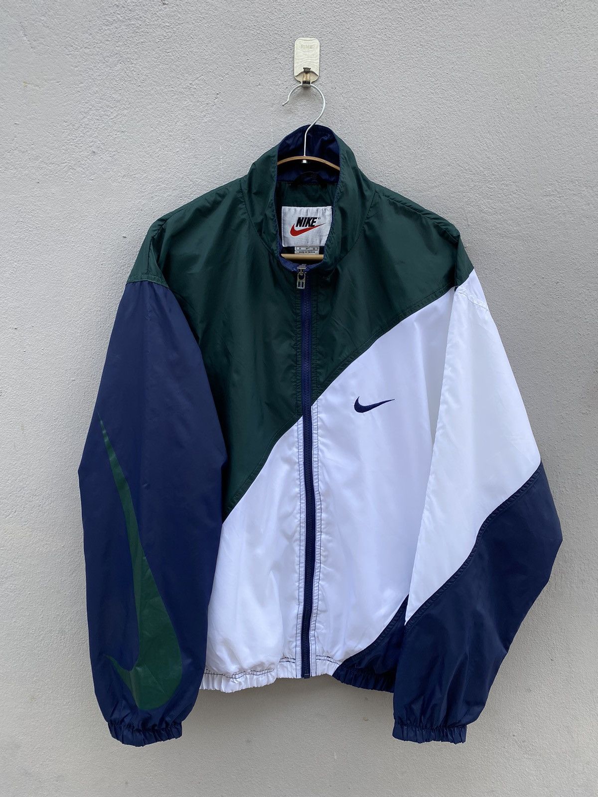 Nike 🔥OG 90s NIKE Biglogo Swoosh Tricolor Streetwear Jacket Size US L / EU 52-54 / 3 - 1 Thumbnail