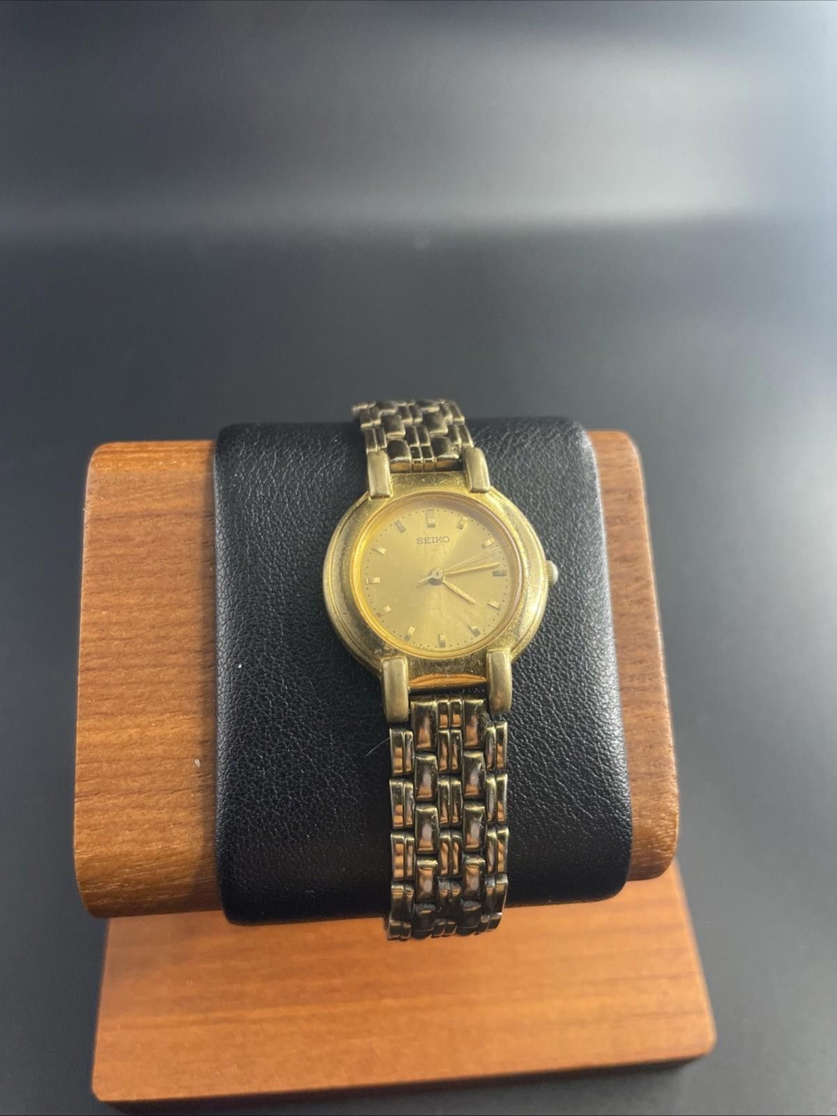 Seiko Seiko V701-1781 Quartz Watch Gold Tone Bracelet New Batt Size ONE SIZE - 2 Thumbnail