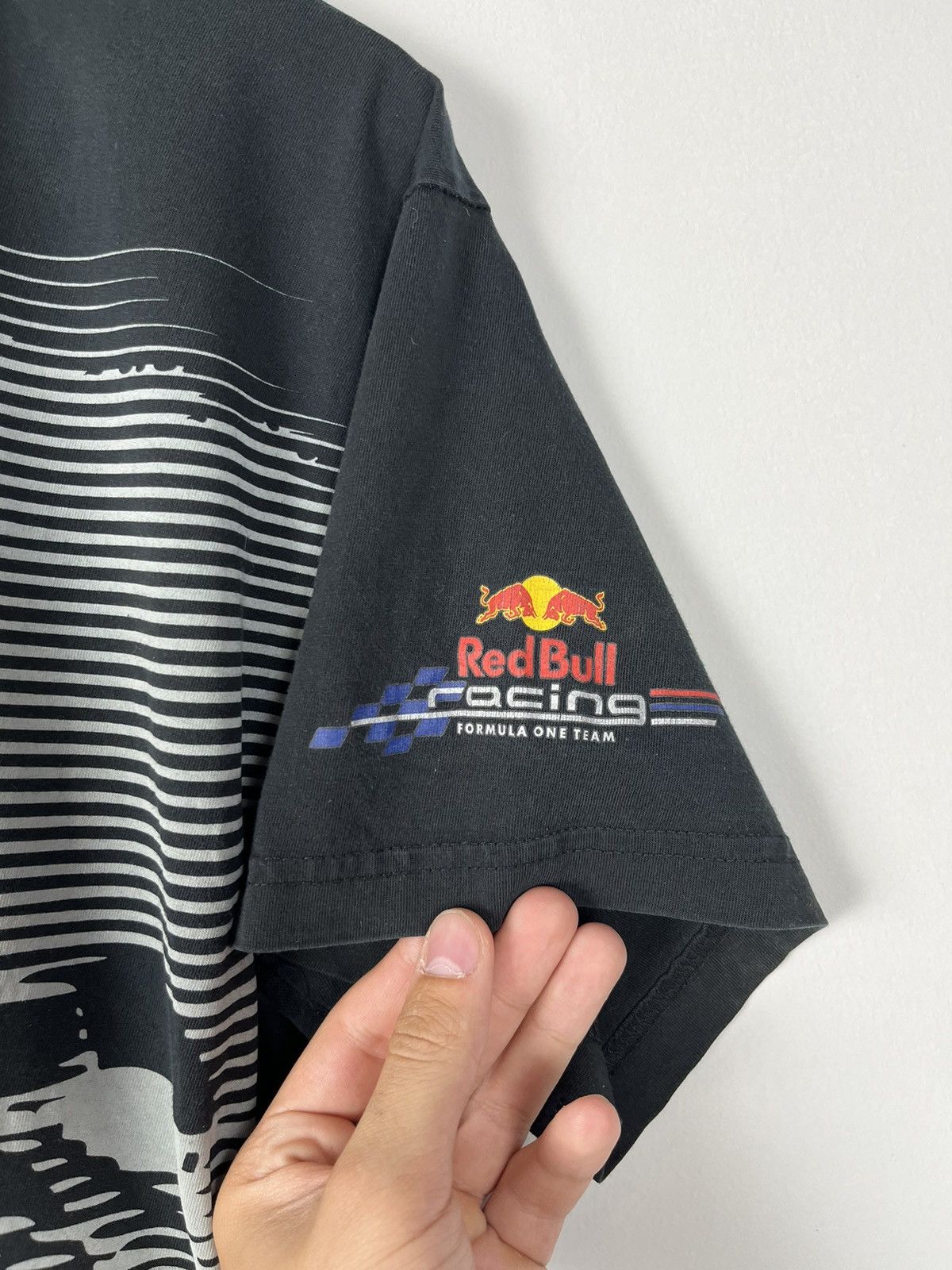 Formula 1 Red Bull Racing Vintage Retro Y2K Formula 1 Full Print Tee Size US L / EU 52-54 / 3 - 4 Thumbnail