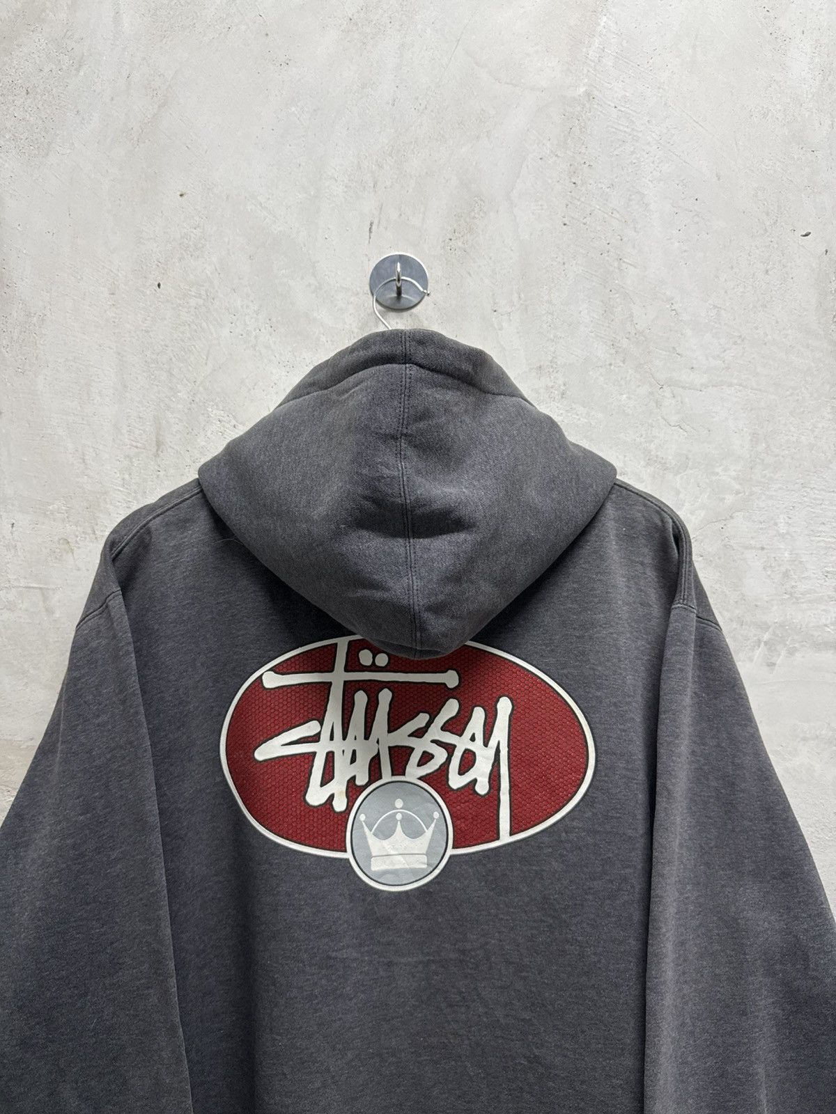 Stussy Vintage Distressed Stussy Crown Oval Logo Hoodie Size US L / EU 52-54 / 3 - 2 Thumbnail