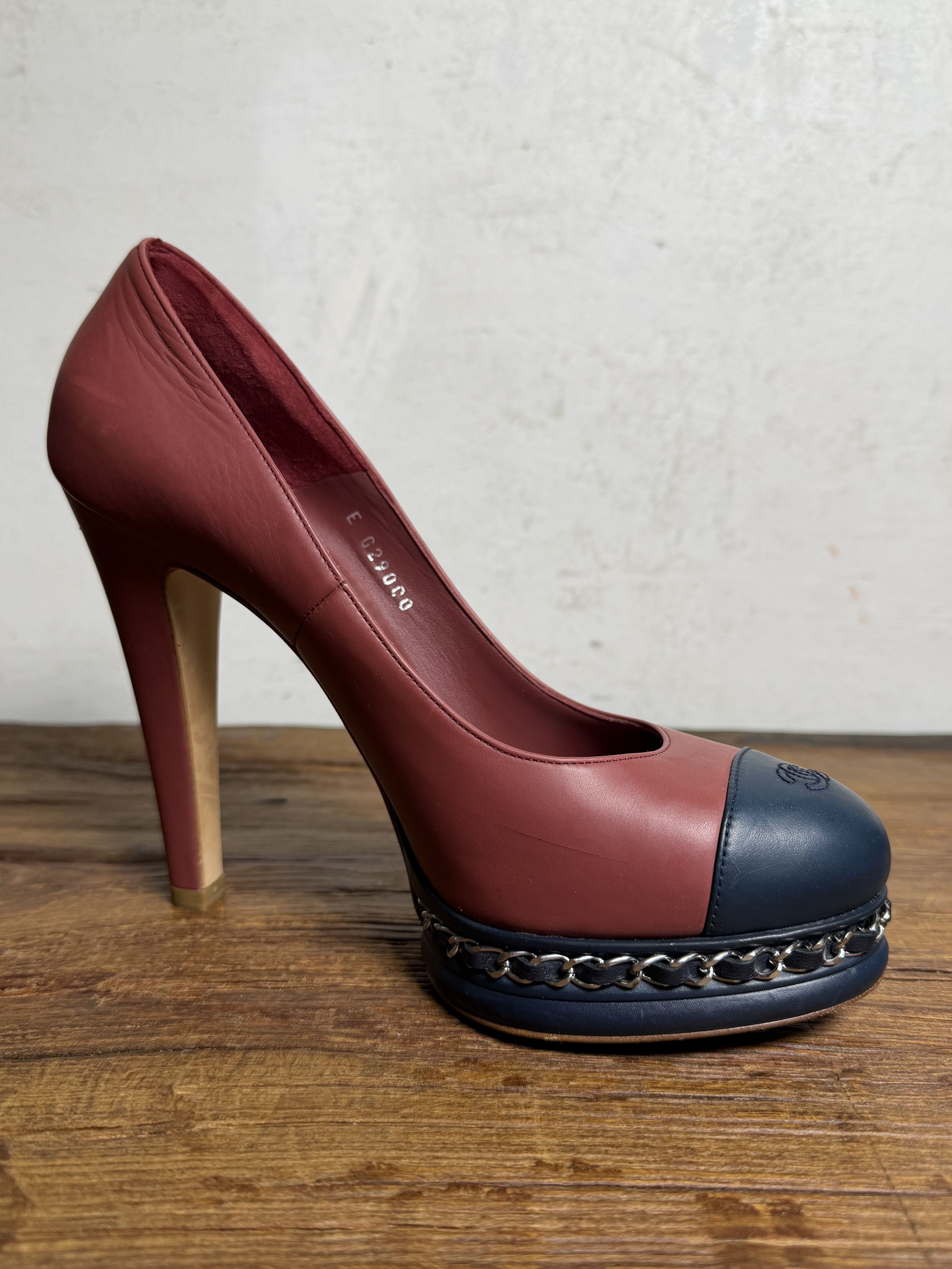 Chanel Chanel Platform Pumps with Chain Detail in Burgundy 100mm Size US 8.5 / IT 38.5 - 15 Thumbnail