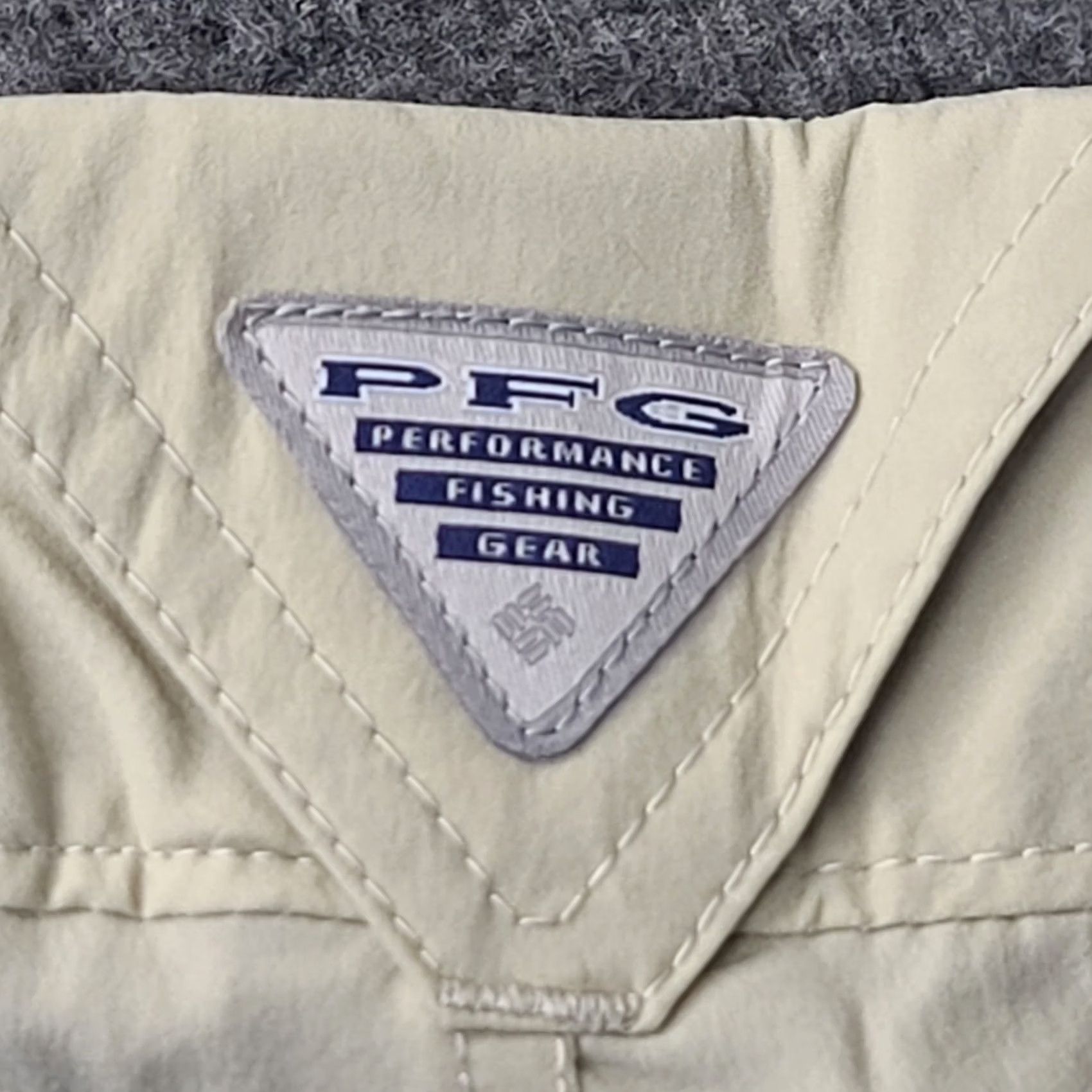 Vintage Columbia PFG Shorts Womens 10 Regular Mid Rise Hiking Fishing UPF Beige Nylon Flat Front Zip Pocket Logo Quick Dry Size 32" / US 10 / IT 46 - 3 Thumbnail