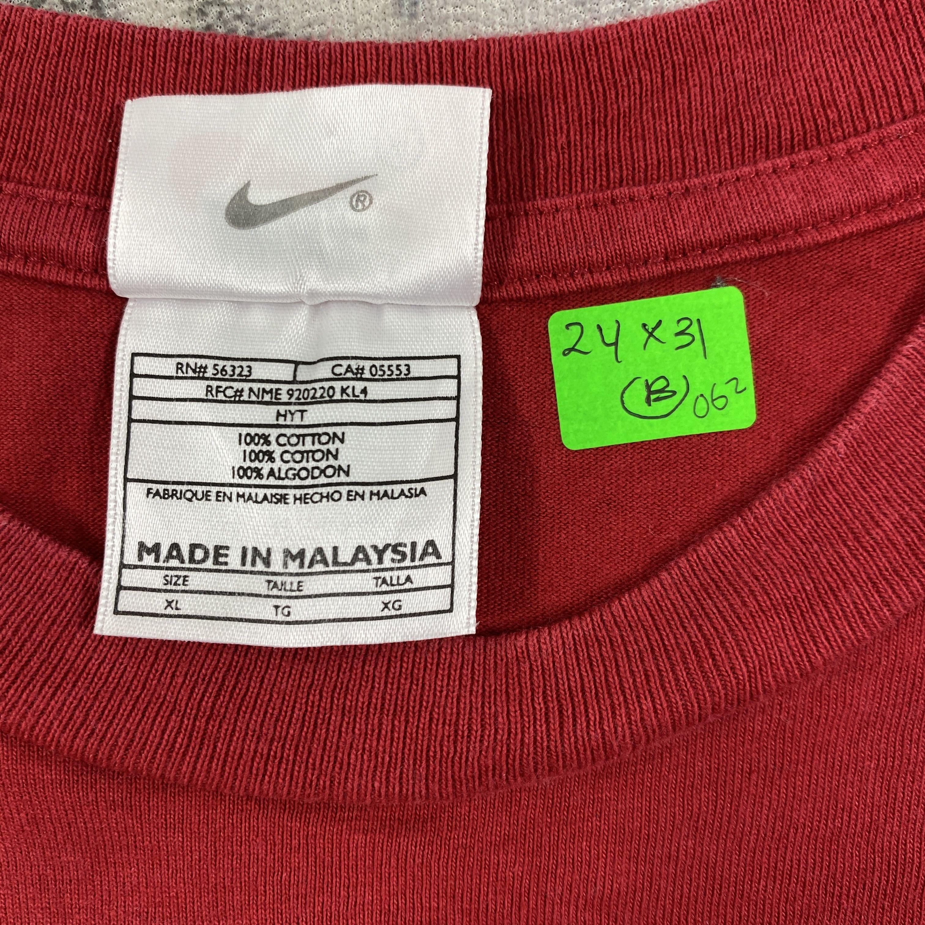 Nike Vintage Nike Center Swoosh 90's XLarge Tee -B062 Size US L / EU 52-54 / 3 - 6 Thumbnail