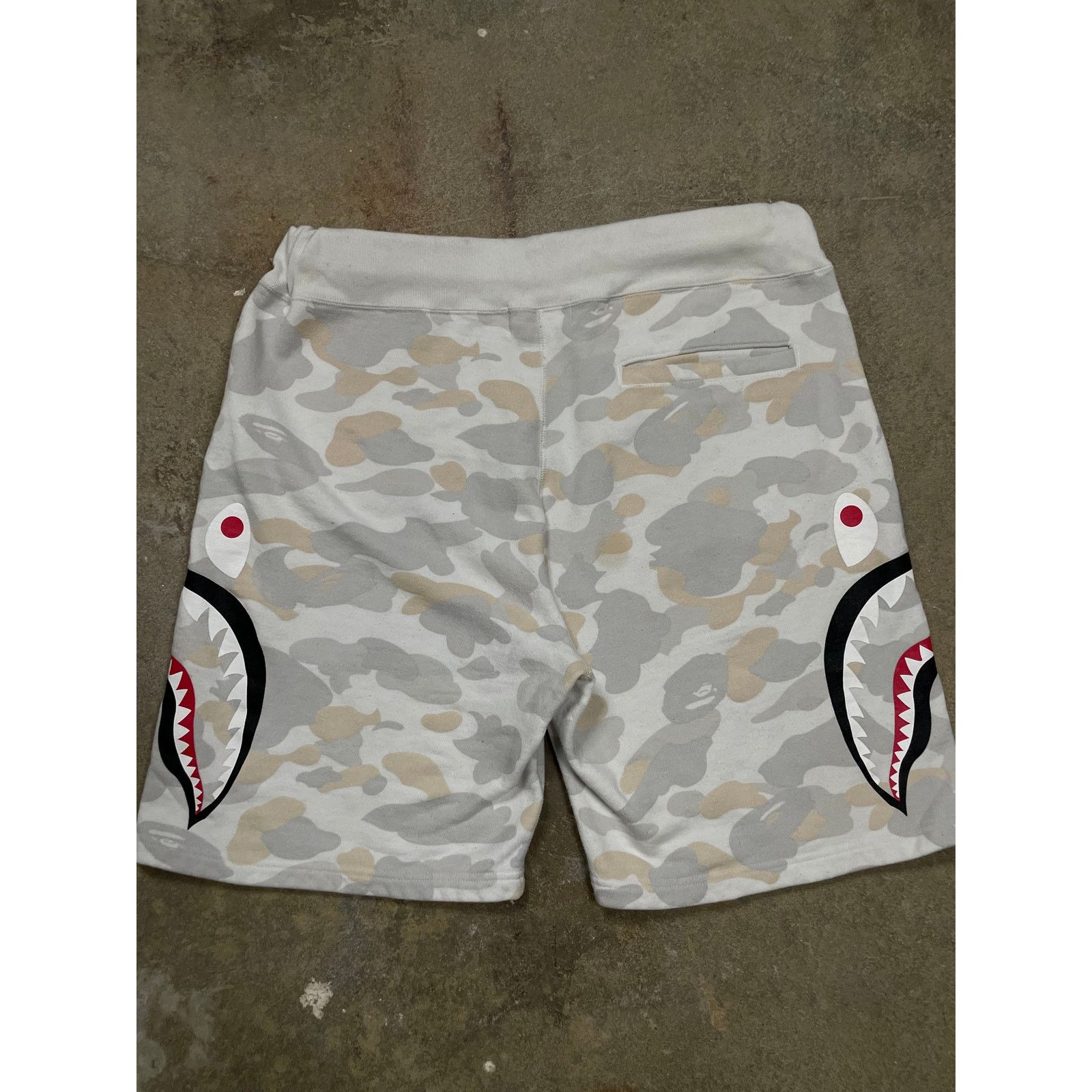 Bape BAPE Camo Shorts White Used XL Size US 40 / EU 56 - 9 Thumbnail
