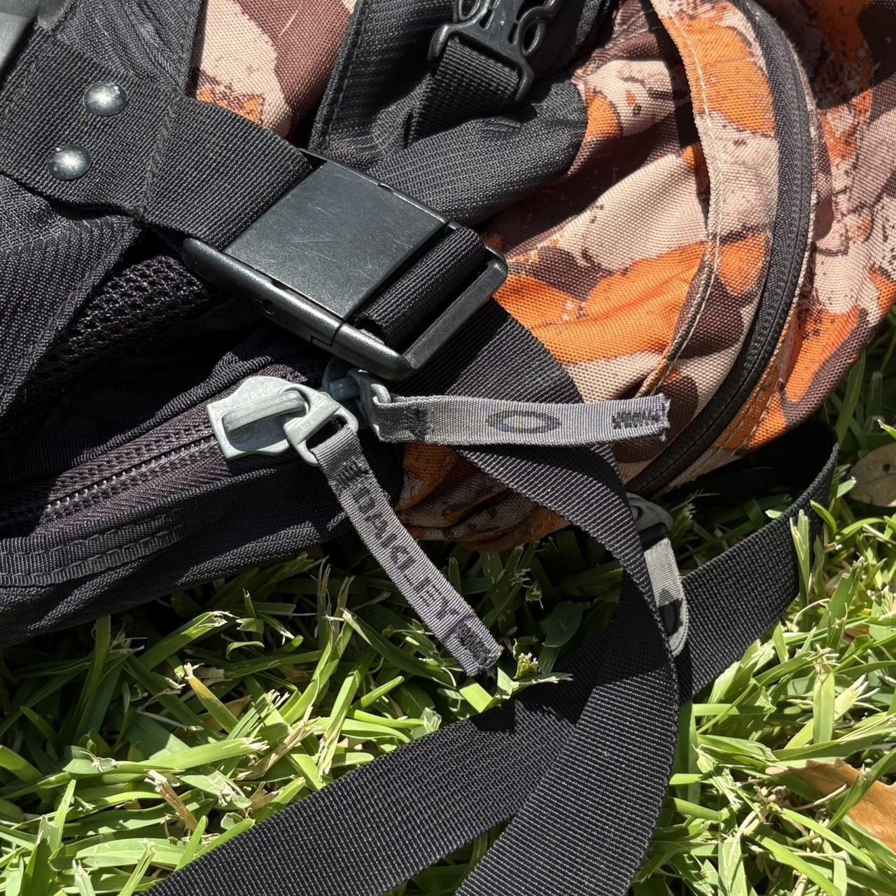 Oakley Vintage Y2K Oakley Icon Camo Orange Software Backpack RARE Size ONE SIZE - 3 Thumbnail