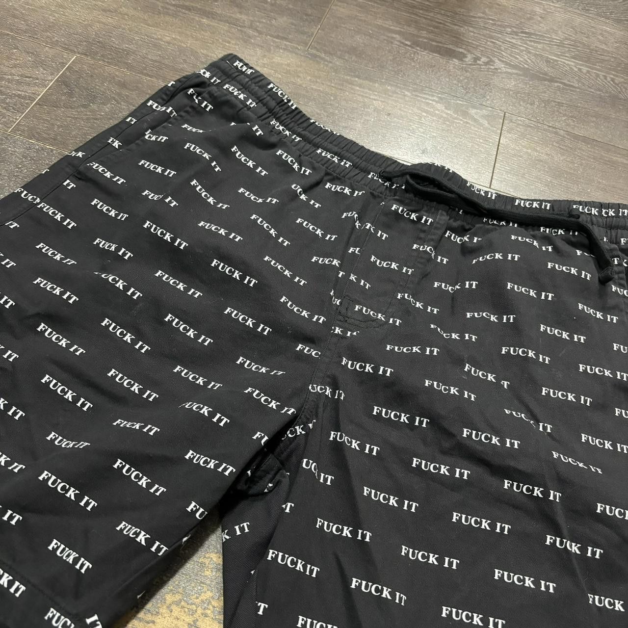 Huf Vintage Huf Fuck It Shorts Size US 36 / EU 52 - 1 Thumbnail