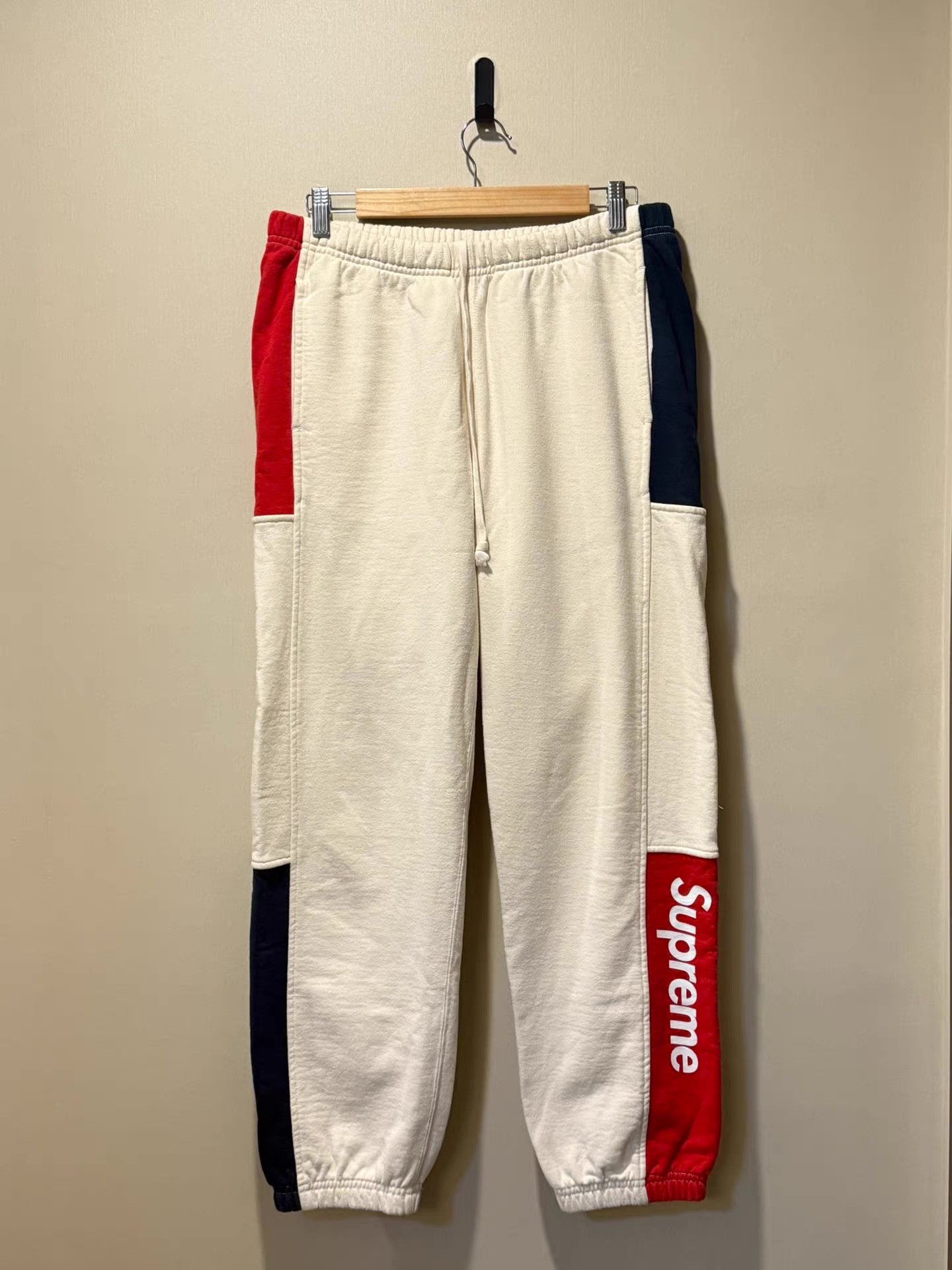 Supreme Supreme SS19 Formula Sweatpant Pants。 Ｑ20 Size US 32 / EU 48 - 1 Thumbnail