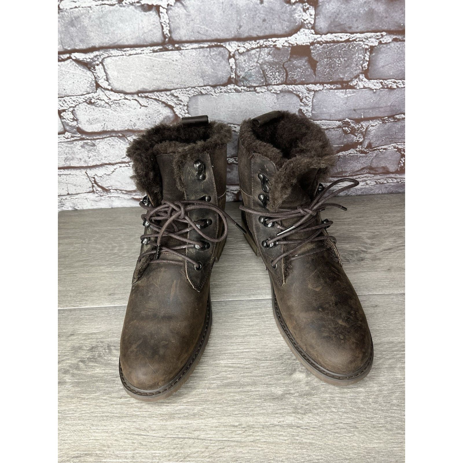 Ugg EMU Australia Waterproof Dark Brown Leather Ankle Hiker Boot Size US 9 / IT 39 - 2 Thumbnail