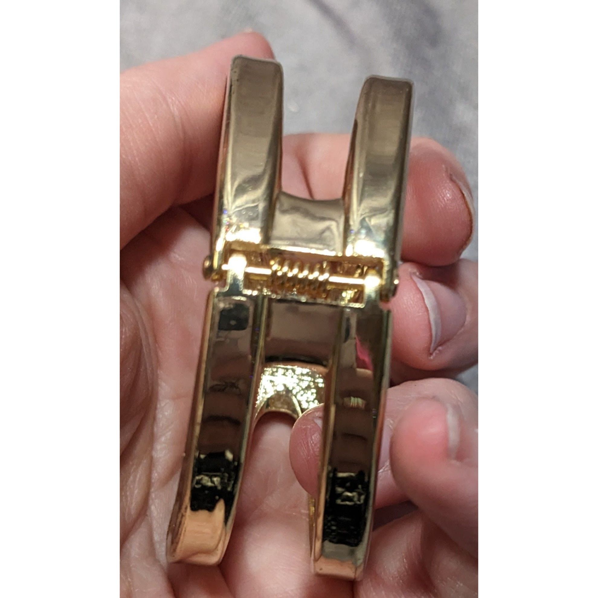 Other Gold-Tone Hinged Bangle Bracelet With Openwork Design Size ONE SIZE - 10 Thumbnail
