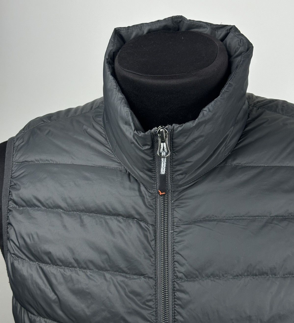 Hawk Hawk and Co Sport Performance Down Puffer Vest Gray Men's Size US S / EU 44-46 / 1 - 2 Thumbnail