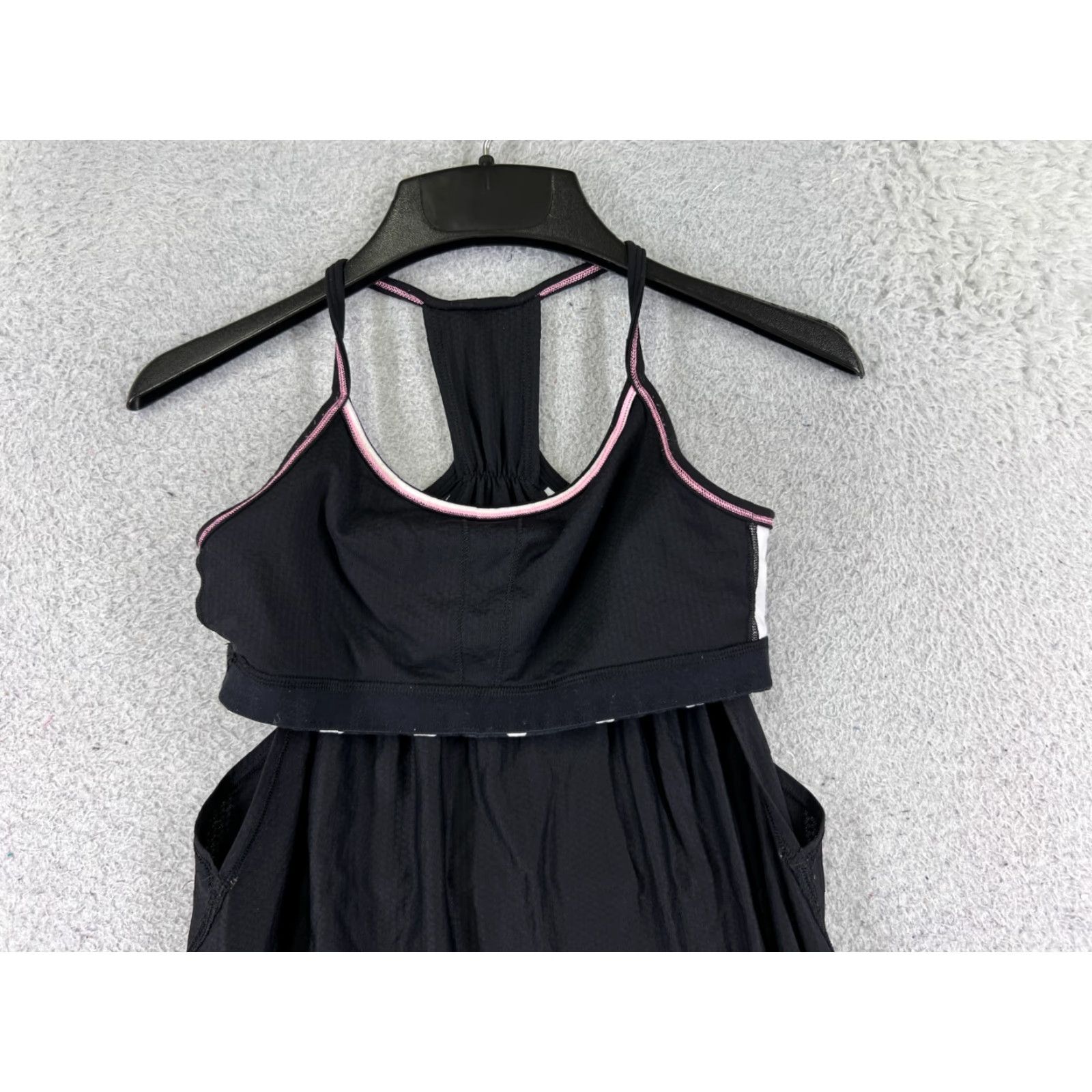 Lululemon Lululemon Shirt 4 Black White Tank Build In Bra Chevron Women Size S / US 4 / IT 40 - 4 Thumbnail
