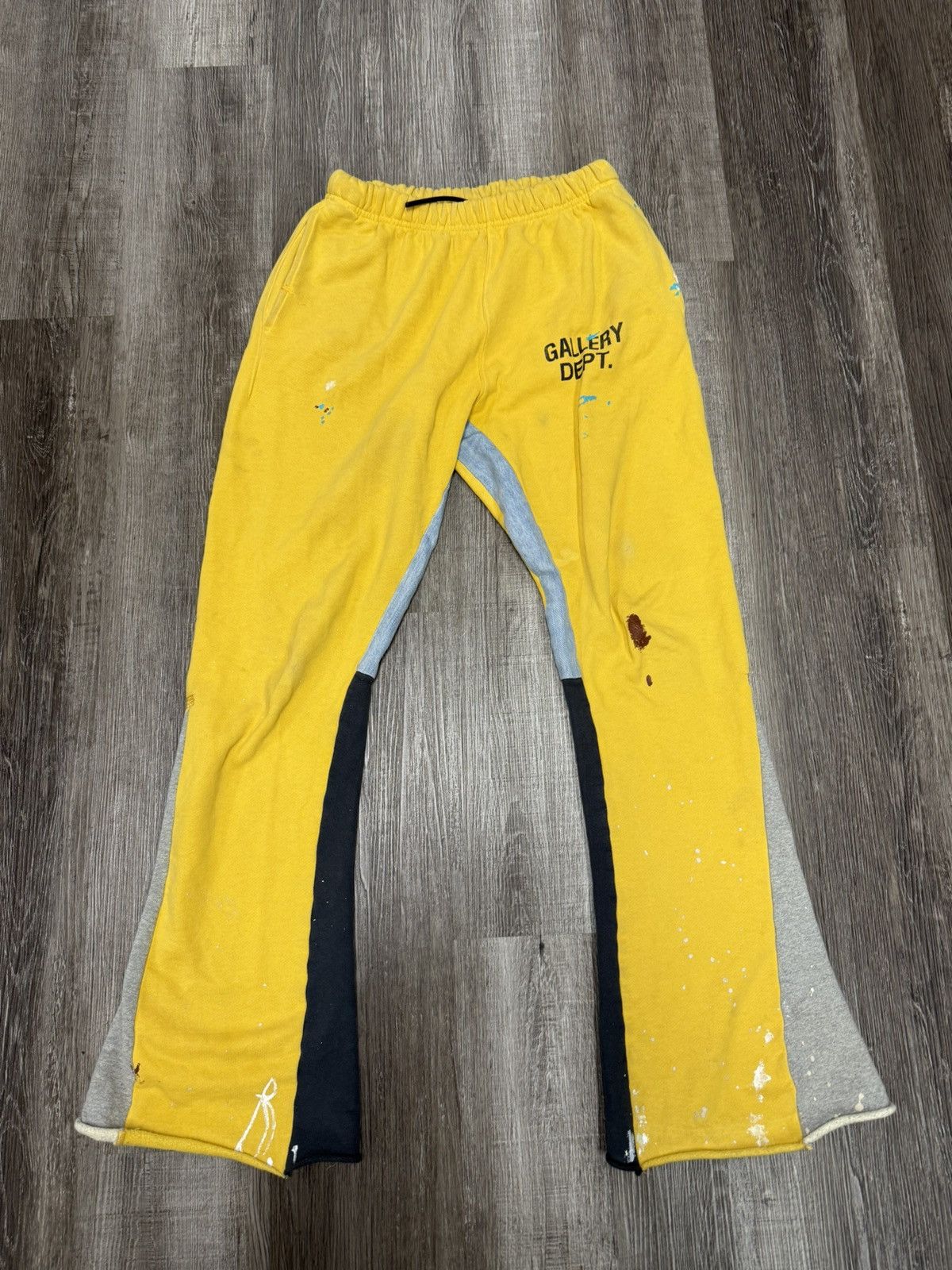 Gallery Dept. Gallery Dept Yellow Flare Sweatpants M Size US 30 / EU 46 - 1 Thumbnail