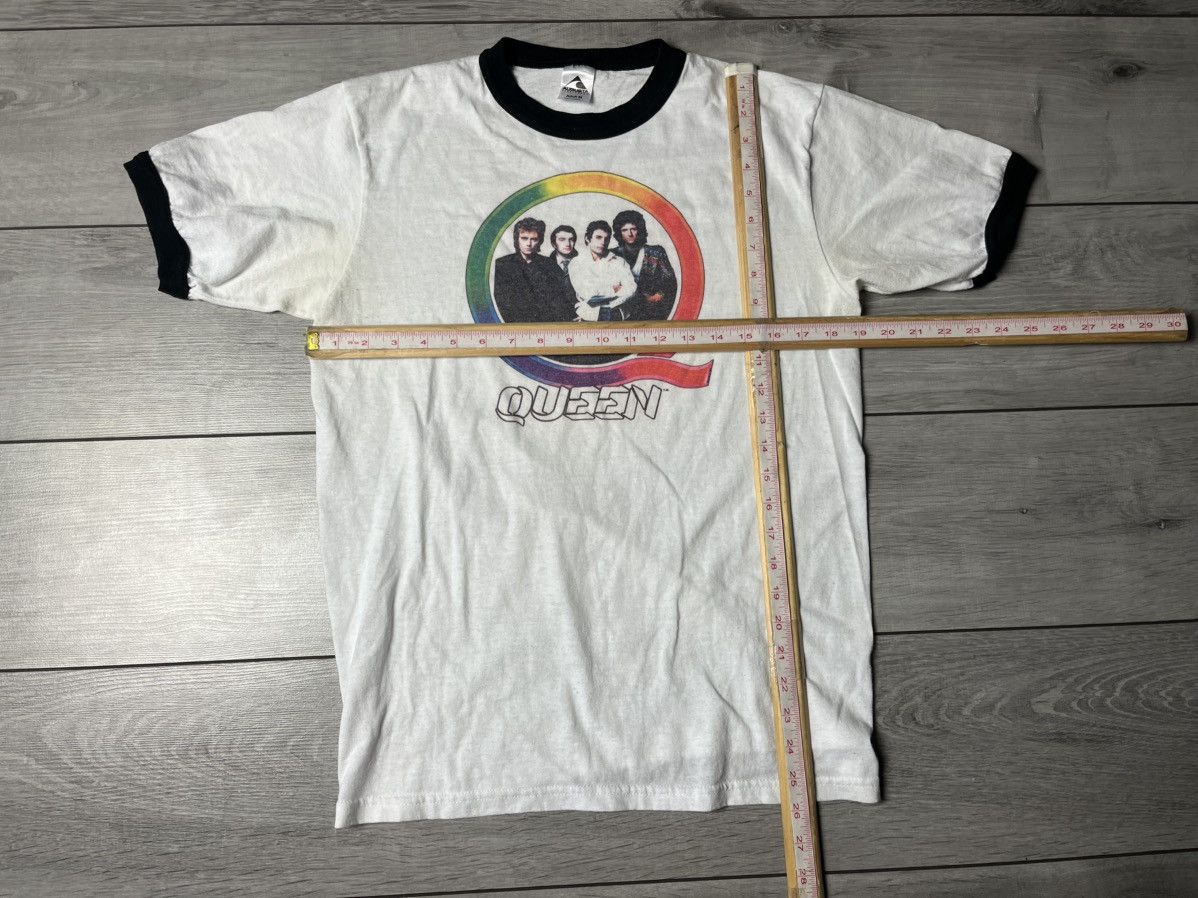 Band Tees Queen rainbow Tshirt rock size Medium Size US M / EU 48-50 / 2 - 6 Thumbnail
